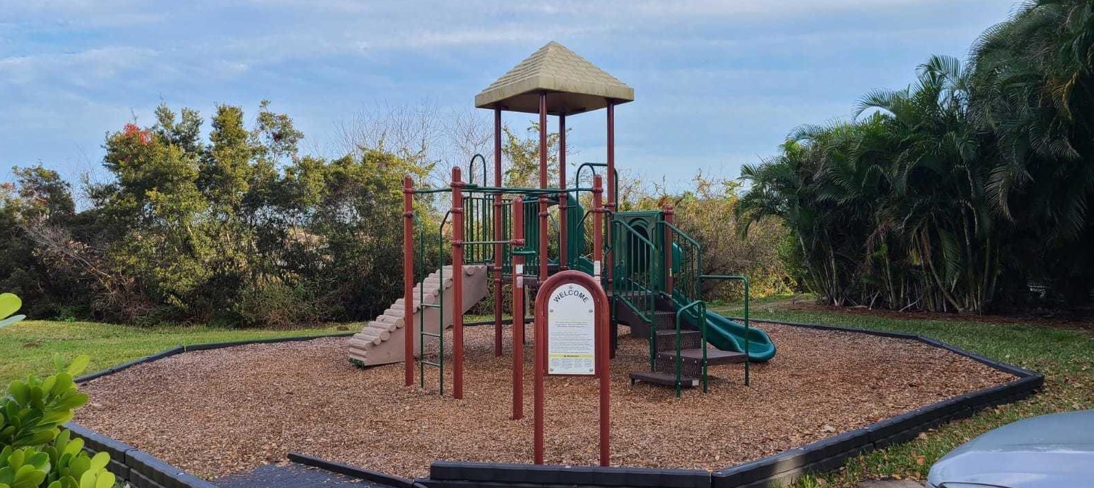 130 Peacock Blvd, Fort Pierce FL  34986-3498 exterior