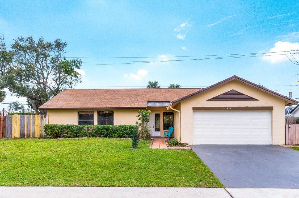 9135 Bedford Dr, Boca Raton, FL 33434
