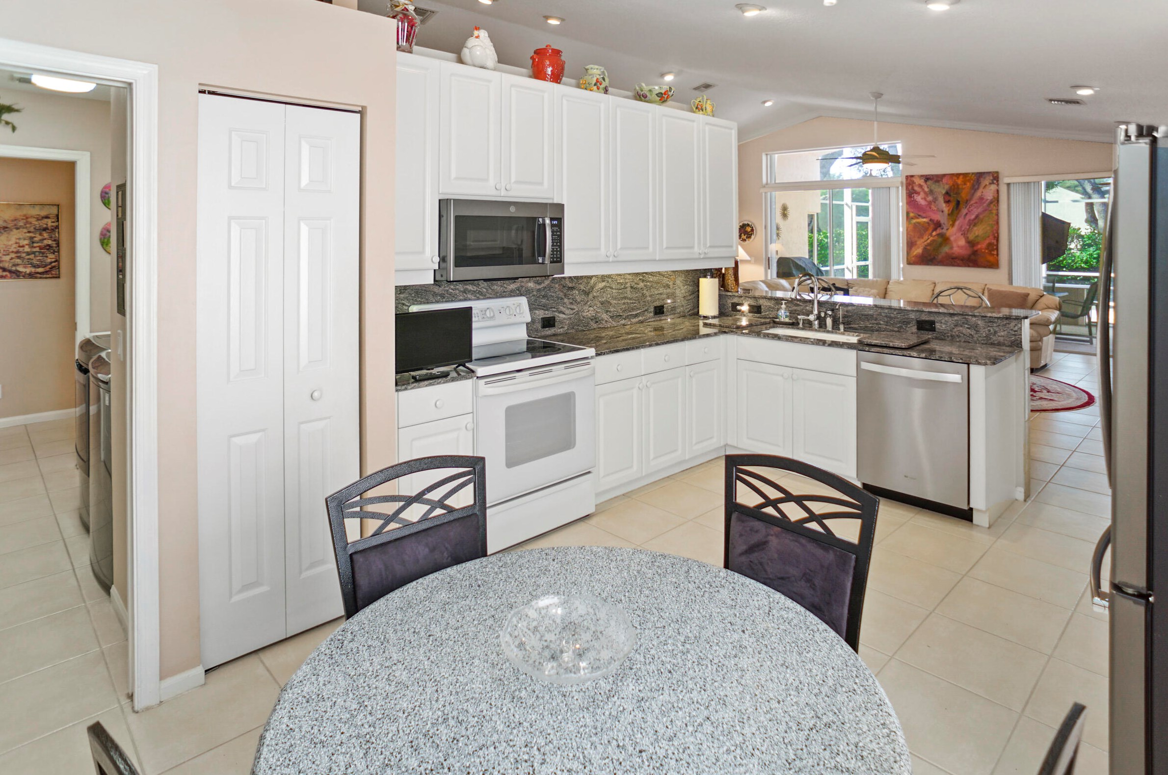 11865 Grv Rdg Ln, Boynton Beach FL 33437-1663 exterior