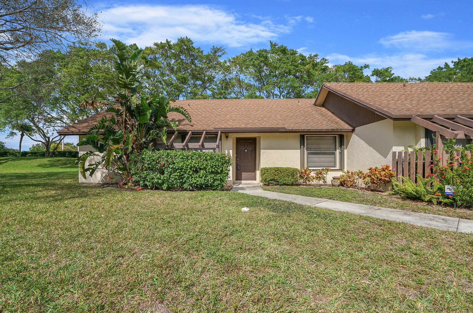 121 Via De Casas Norte, Boynton Beach, FL 33426