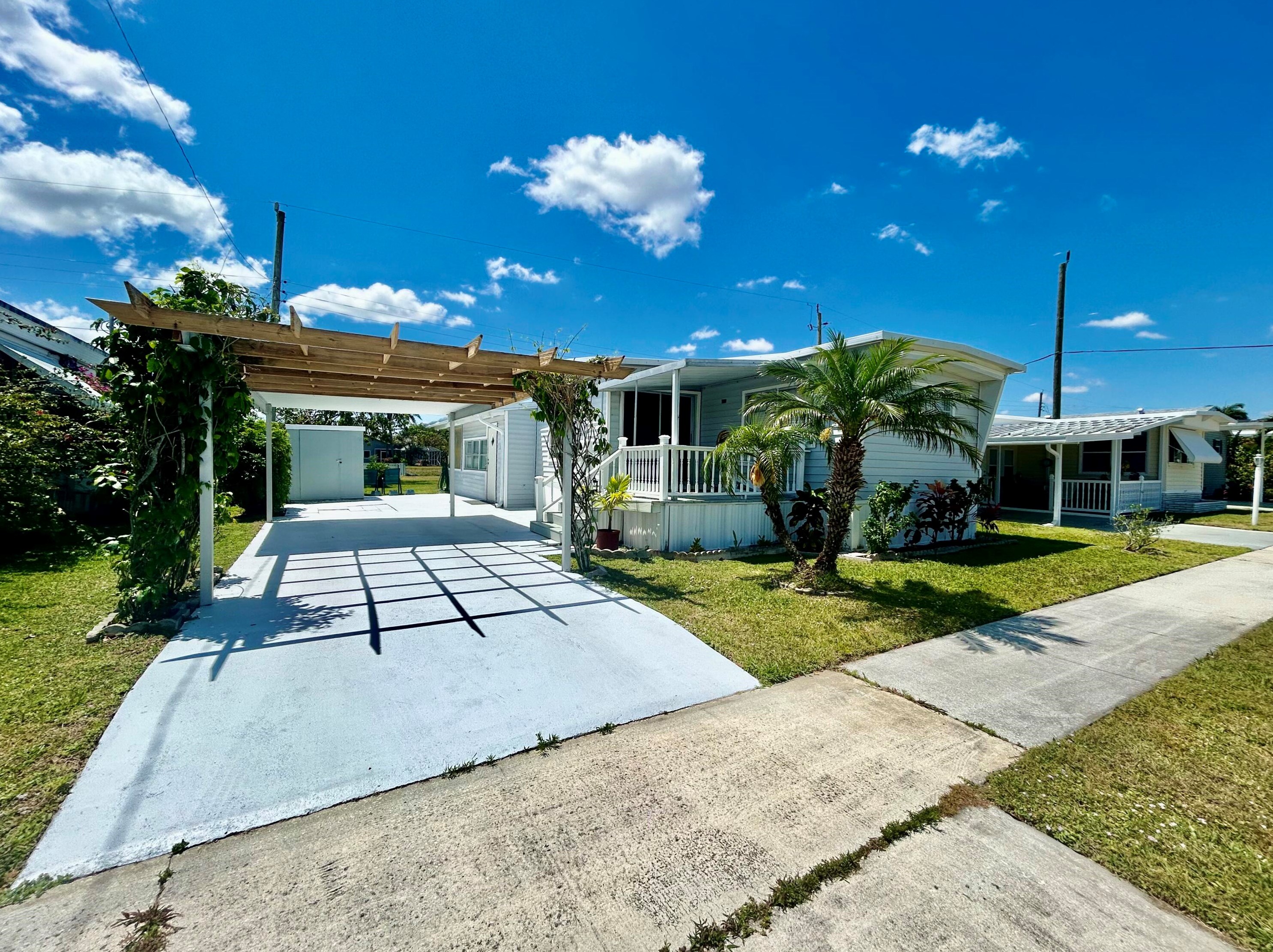 4166 Bobwhite Dr, Boynton Beach FL  33436-2602 exterior