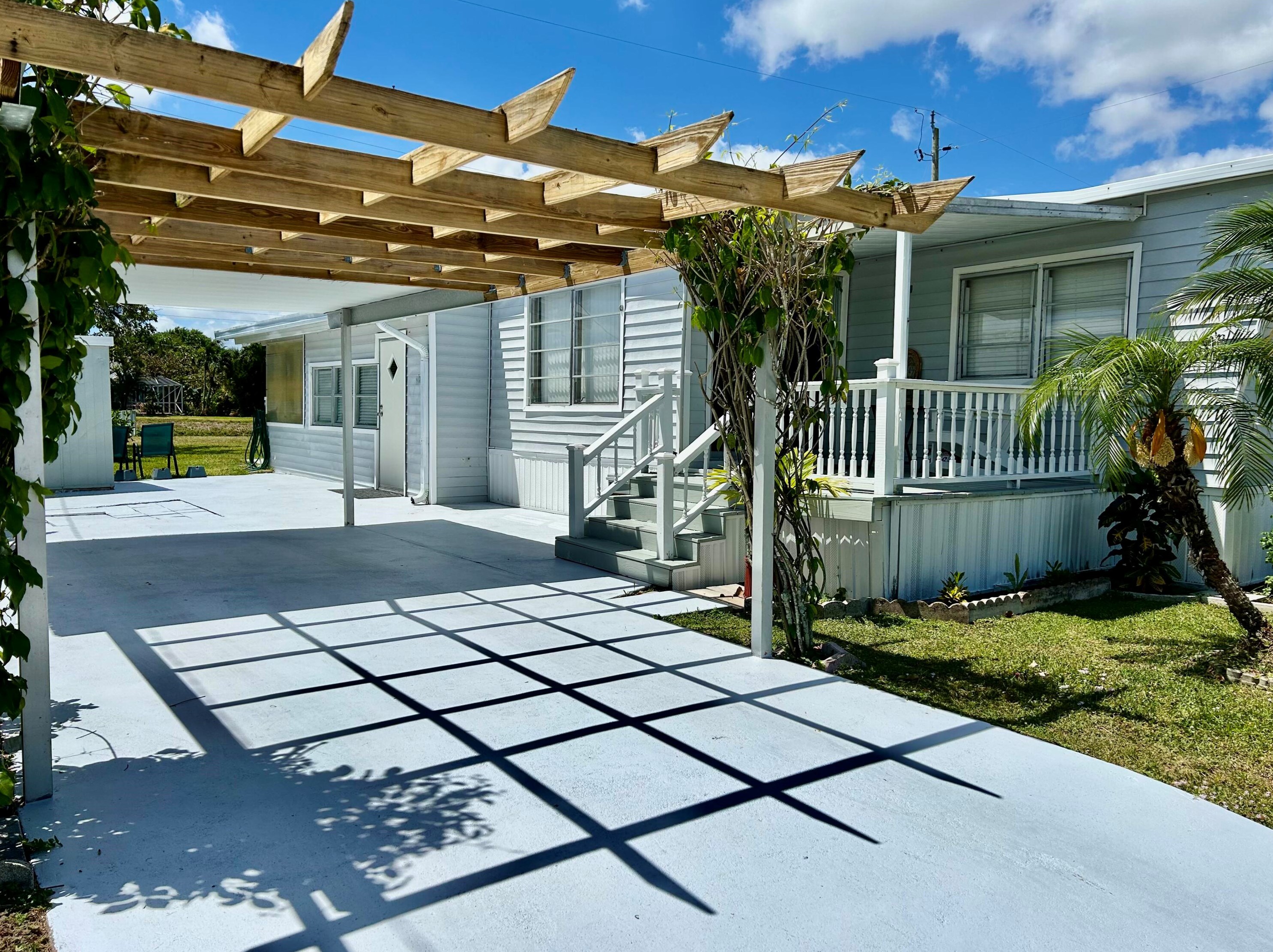 4166 Bobwhite Dr, Boynton Beach FL  33436-2602 exterior