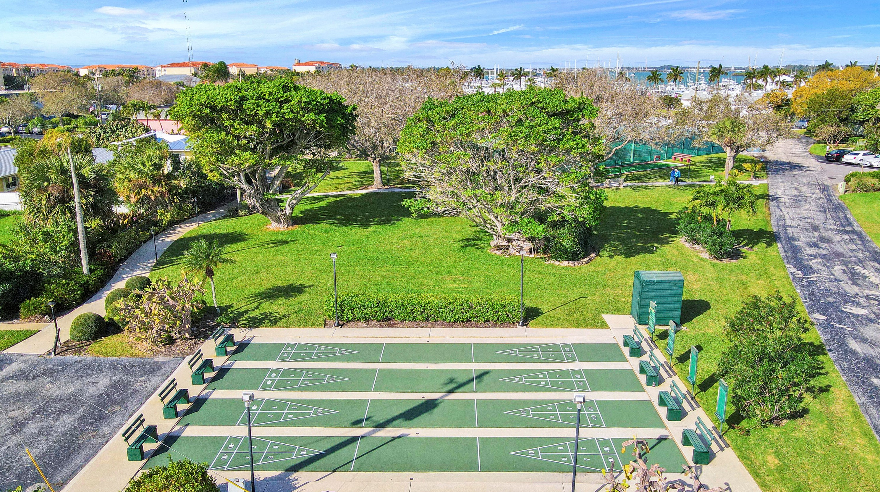 1200 Colonnades Dr, Fort Pierce FL  34949-3066 exterior