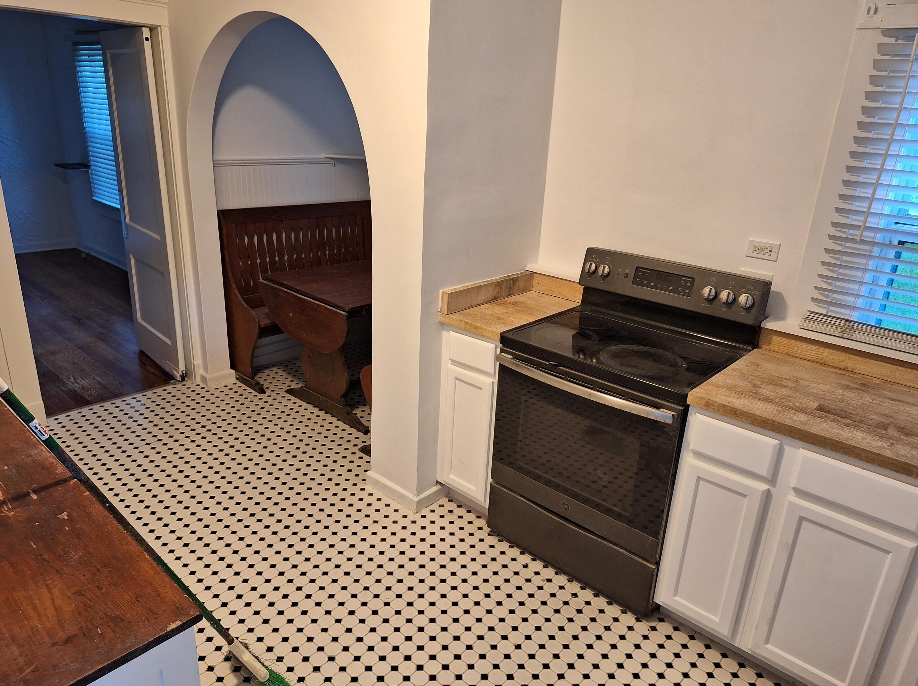 512 N Seacrest Blvd, Boynton Beach, FL 33435