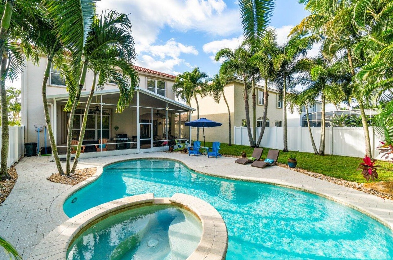 5105 Prairie Dunes Village Cir, Lake Worth FL  33463-8217 exterior