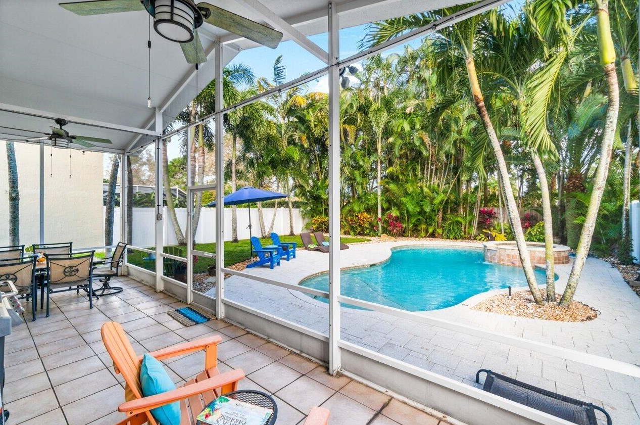 5105 Prairie Dunes Village Cir, Lake Worth FL  33463-8217 exterior