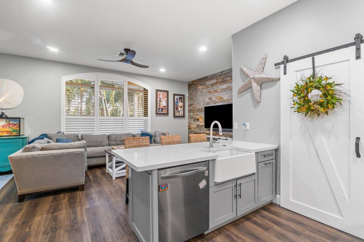 5105 Prairie Dunes Village Cir, Lake Worth FL  33463-8217 exterior