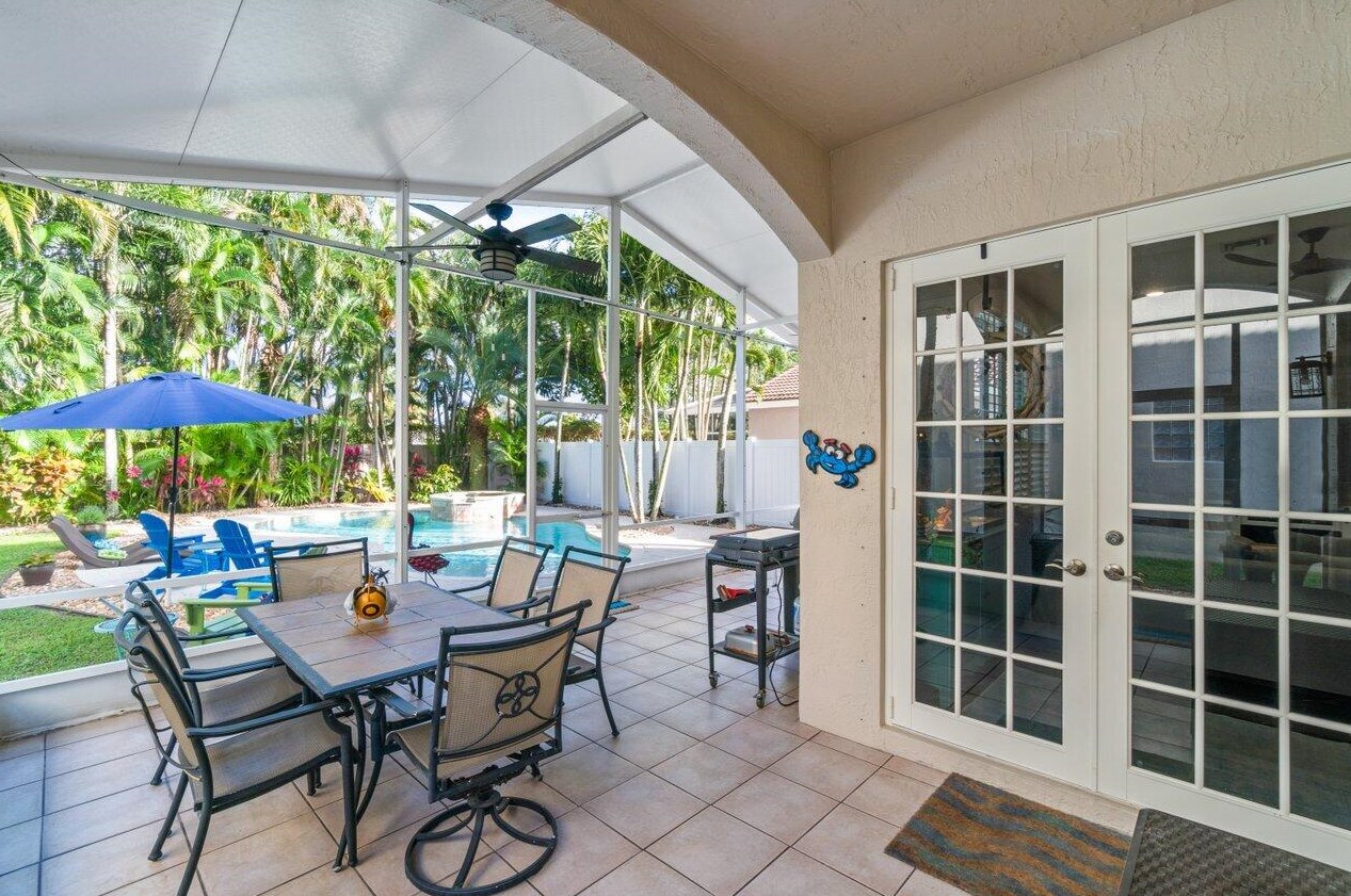 5105 Prairie Dunes Village Cir, Lake Worth FL  33463-8217 exterior