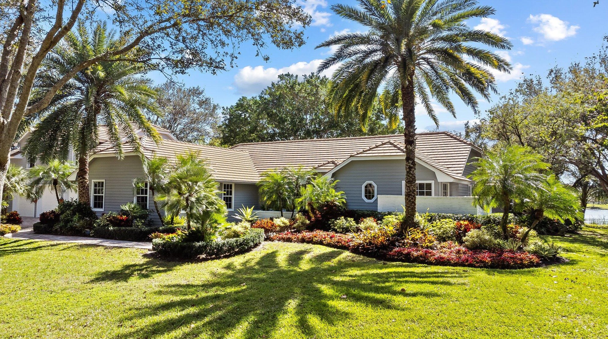 8922 Estate Dr, West Palm Beach, FL 33411