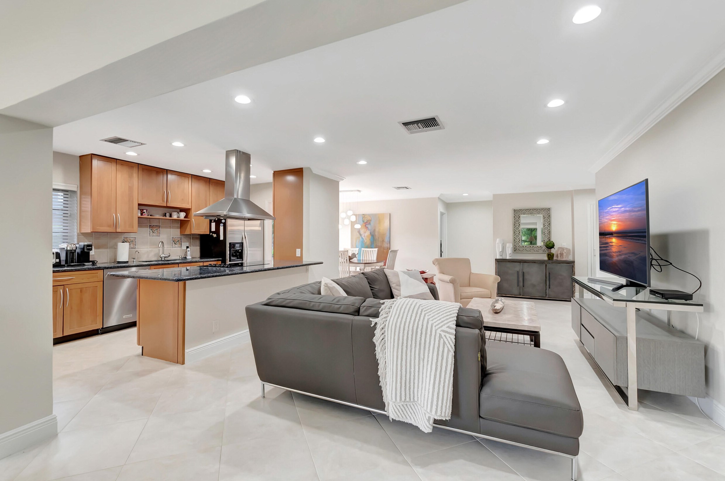 201 Bridgewood Ct, Boca Raton, FL 33434-4164