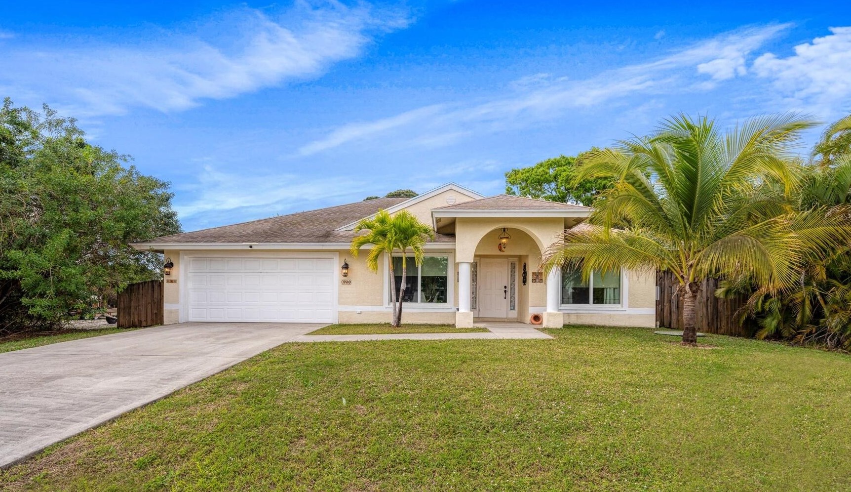 756 Jordan Ter, Fort Pierce FL 34983-1272 exterior