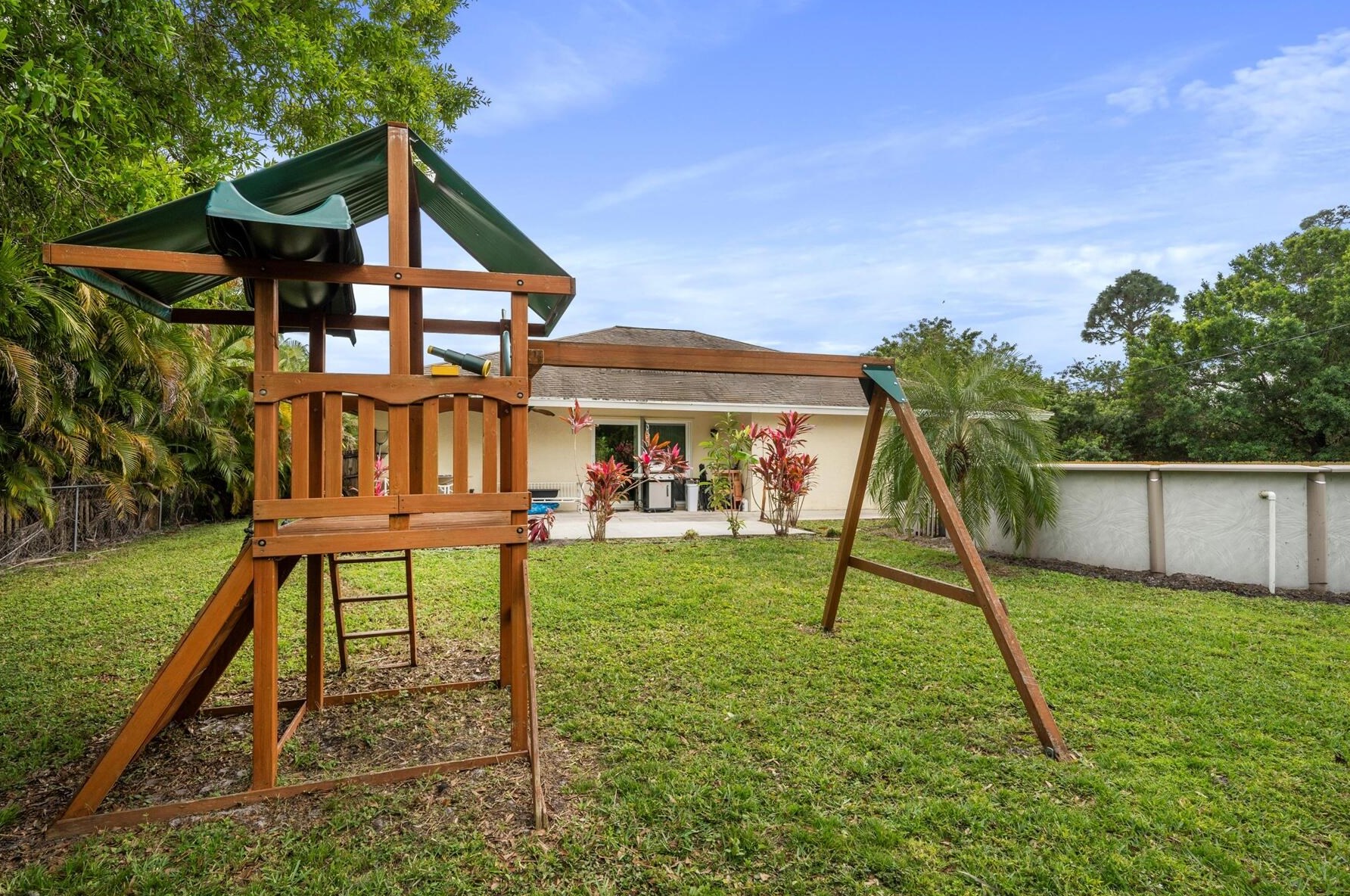 756 Jordan Ter, Fort Pierce FL 34983-1272 exterior