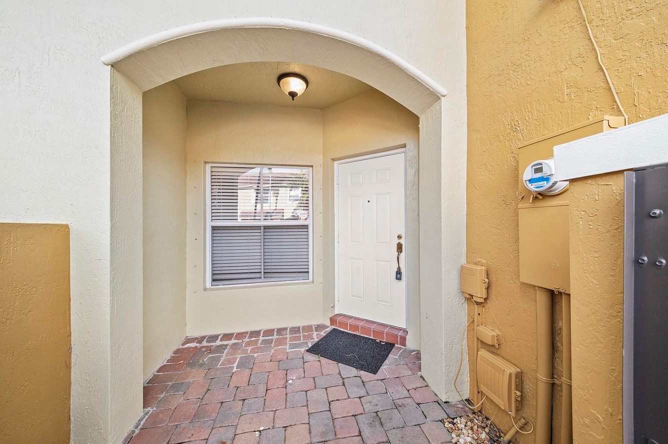 152 Lake Monterey Cir, Boynton Beach, FL 33426