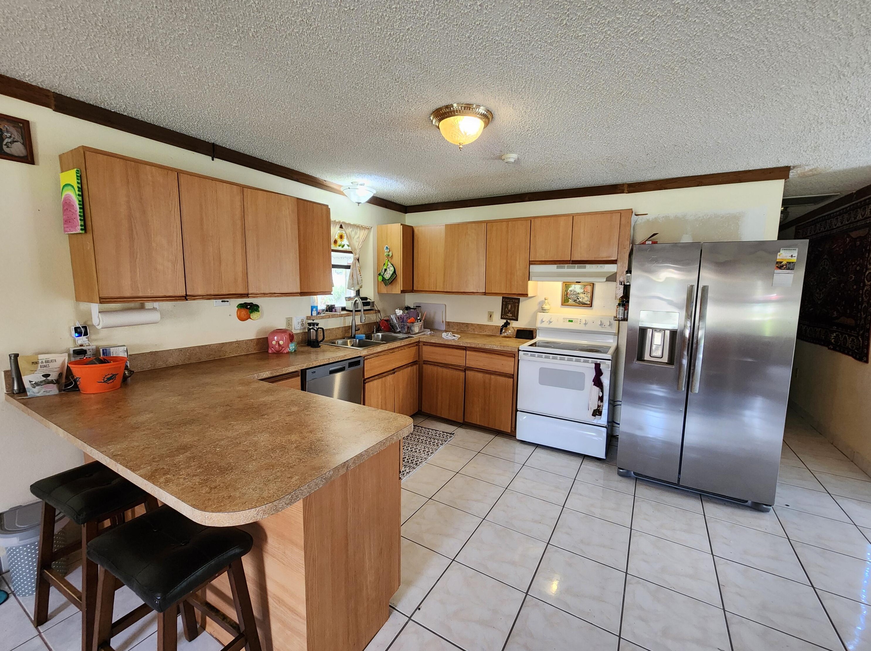 1821 Dranson Cir, Fort Pierce, FL 34952-6625