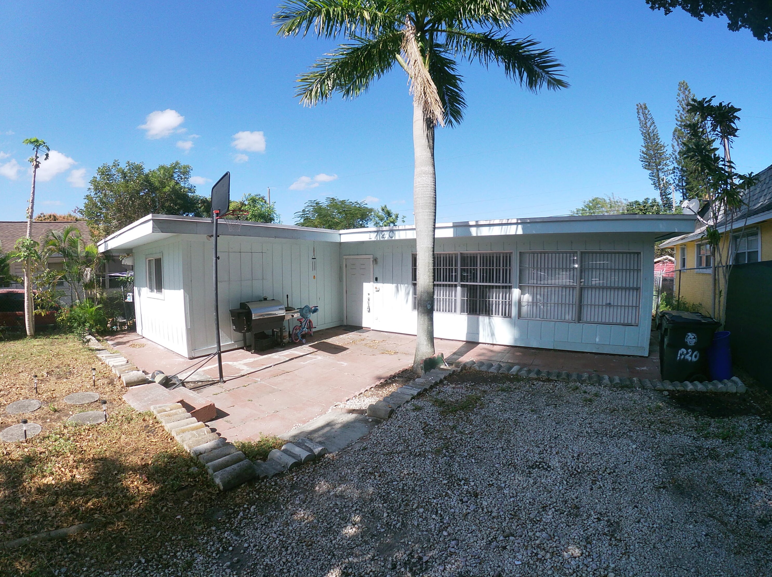 1720 Lavue Ave, Lake Worth FL  33460-2410 exterior