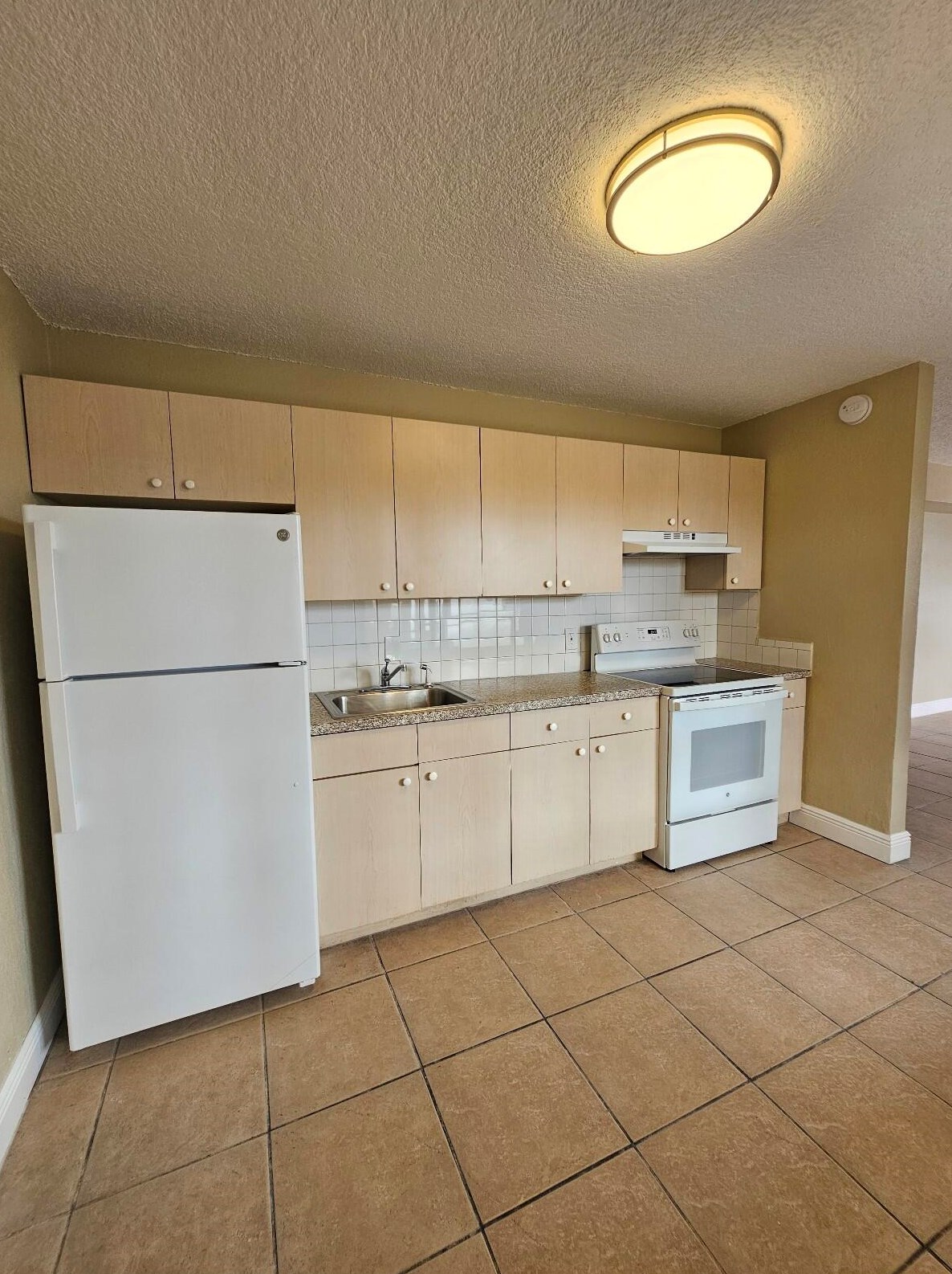1200 Blue Heron Blvd W #1, West Palm Beach, FL 33404