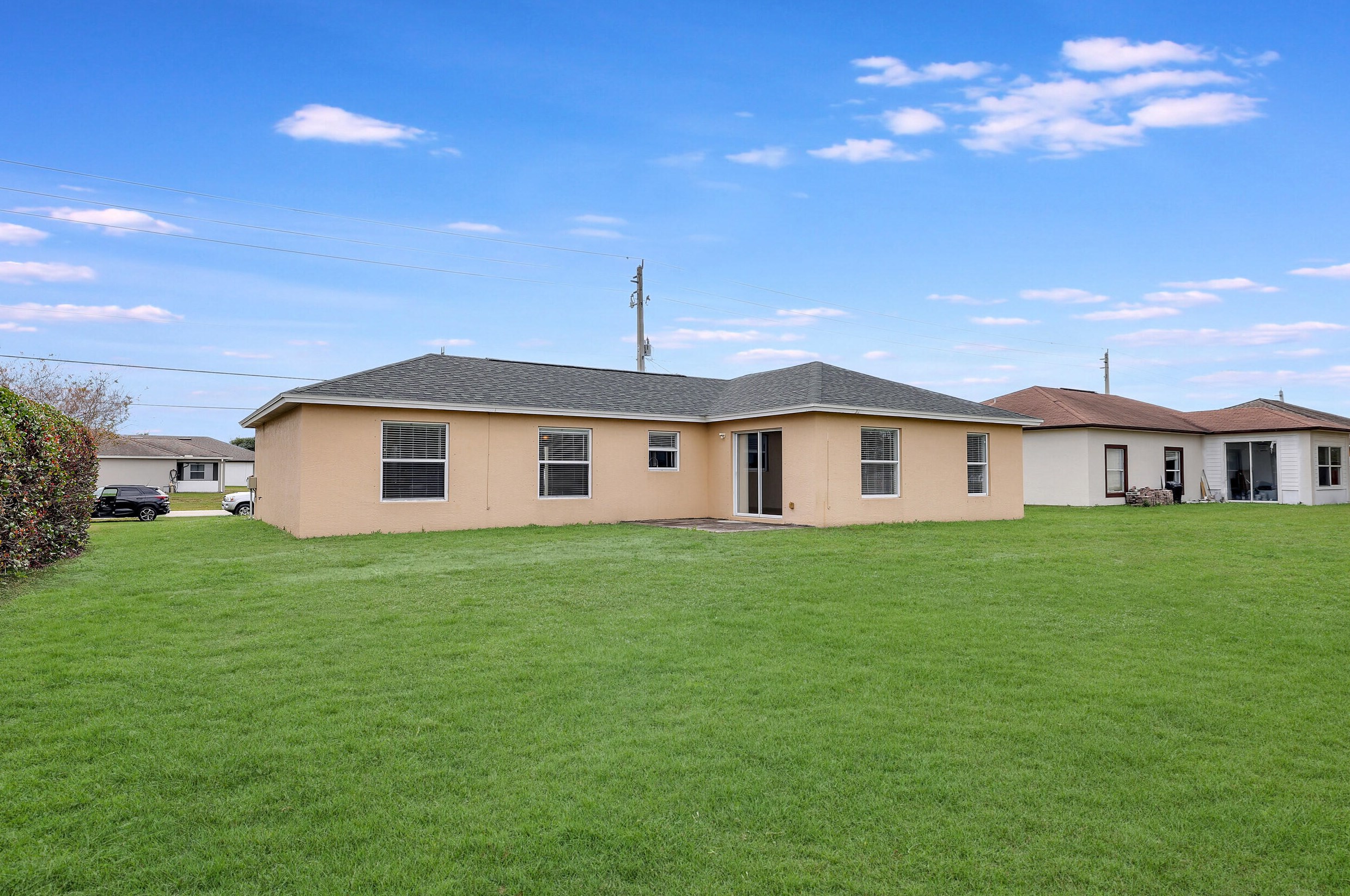 757 Tulip Blvd, Fort Pierce FL  34953-3304 exterior
