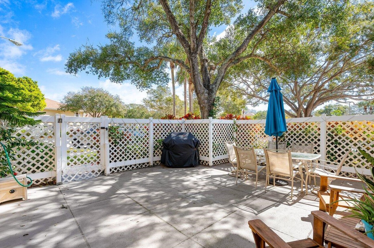 4003 Medford Ct, Boynton Beach FL 33436-9062 exterior