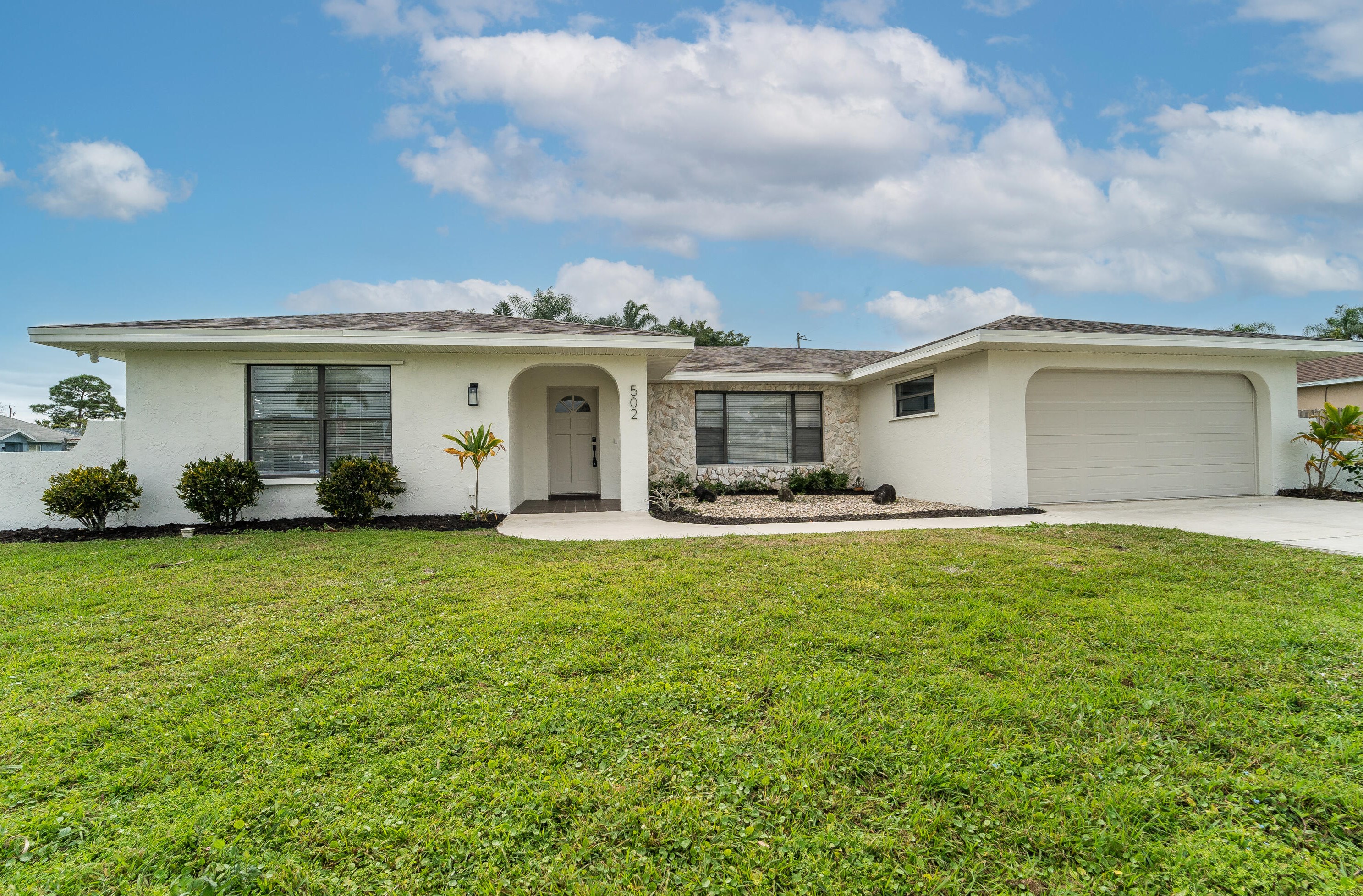 502 Twig Ave, Fort Pierce, FL 34983-2922