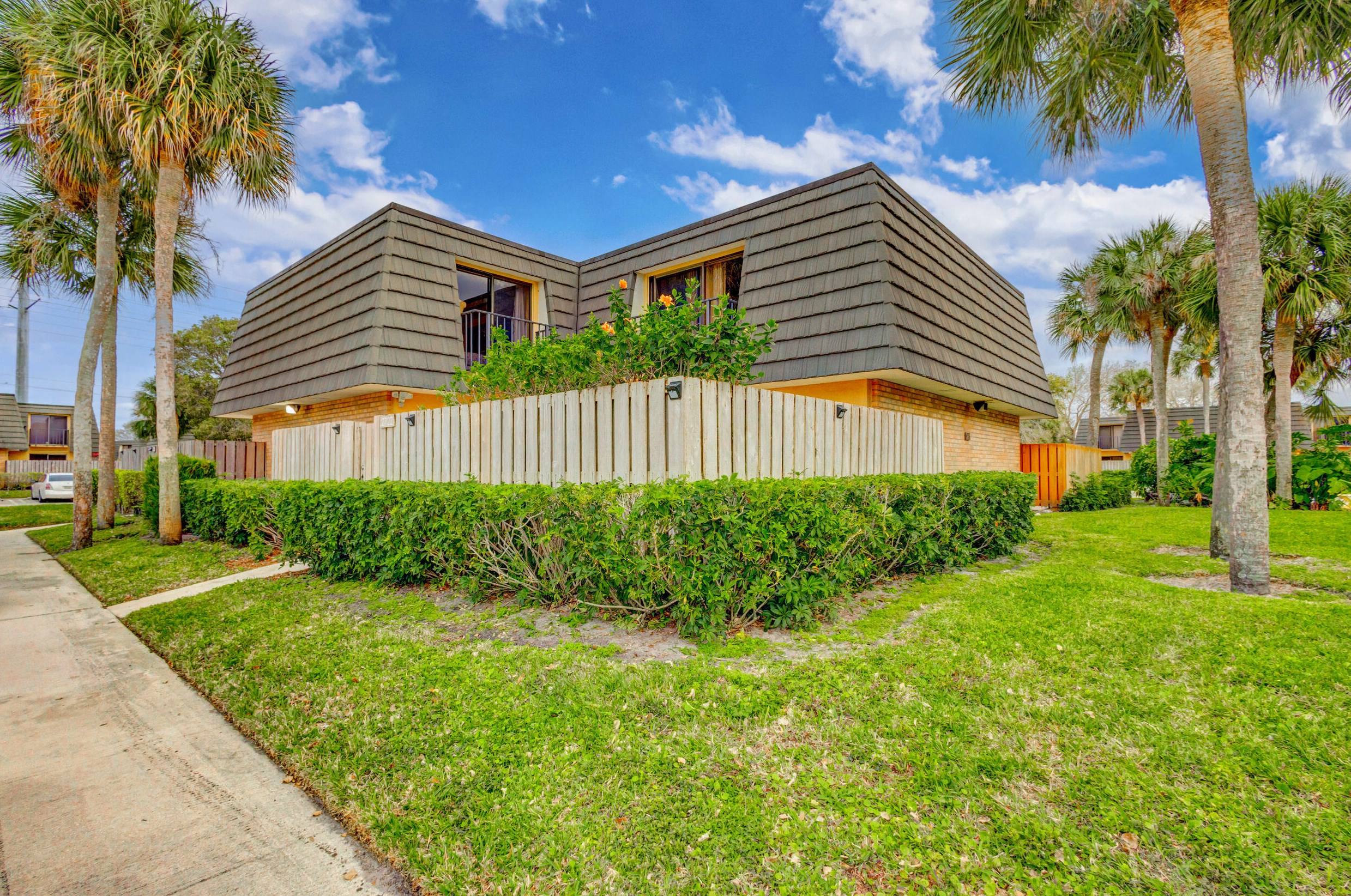 2722 27th Way, West Palm Beach, FL 33407
