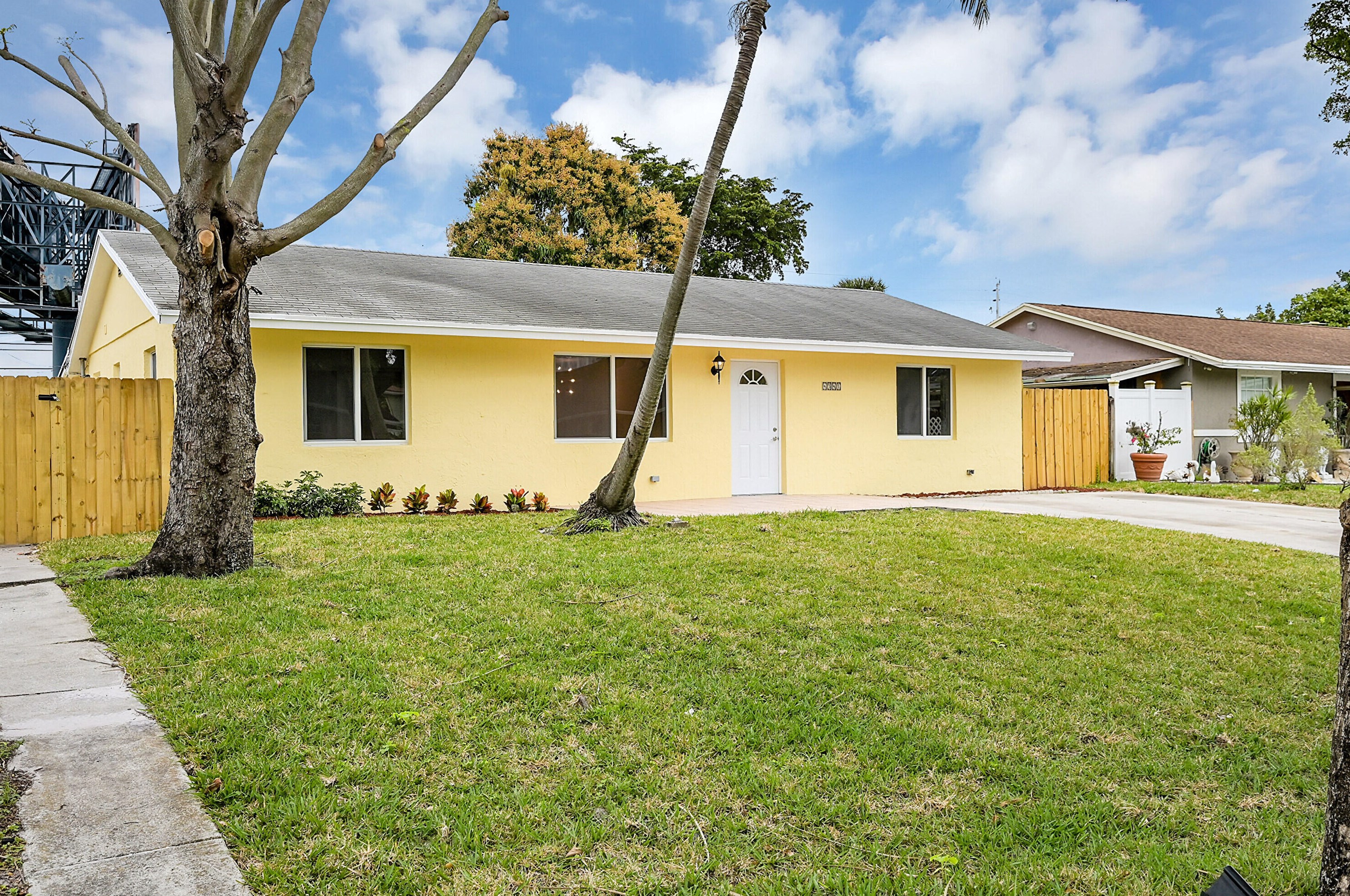 4341 Weymouth St, Lake Worth, FL 33461