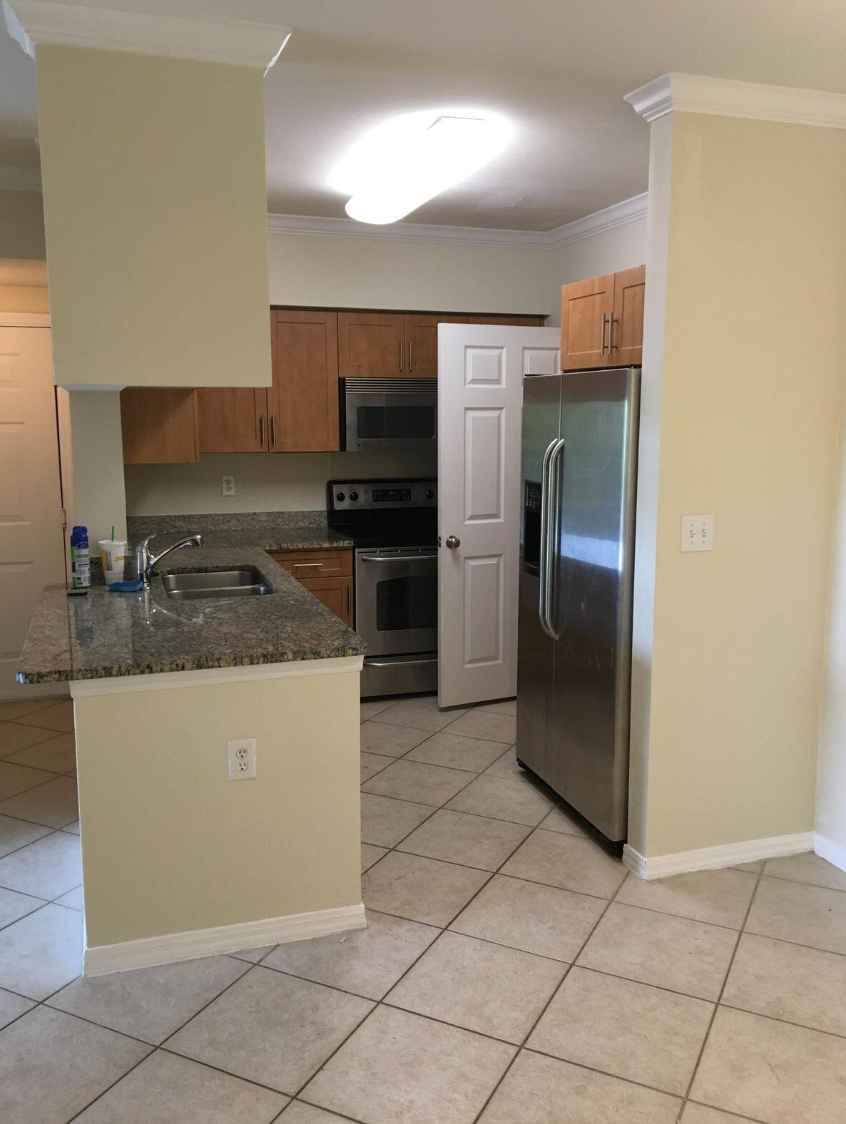 6410 Emerald Dunes Dr #304, West Palm Beach, FL 33411