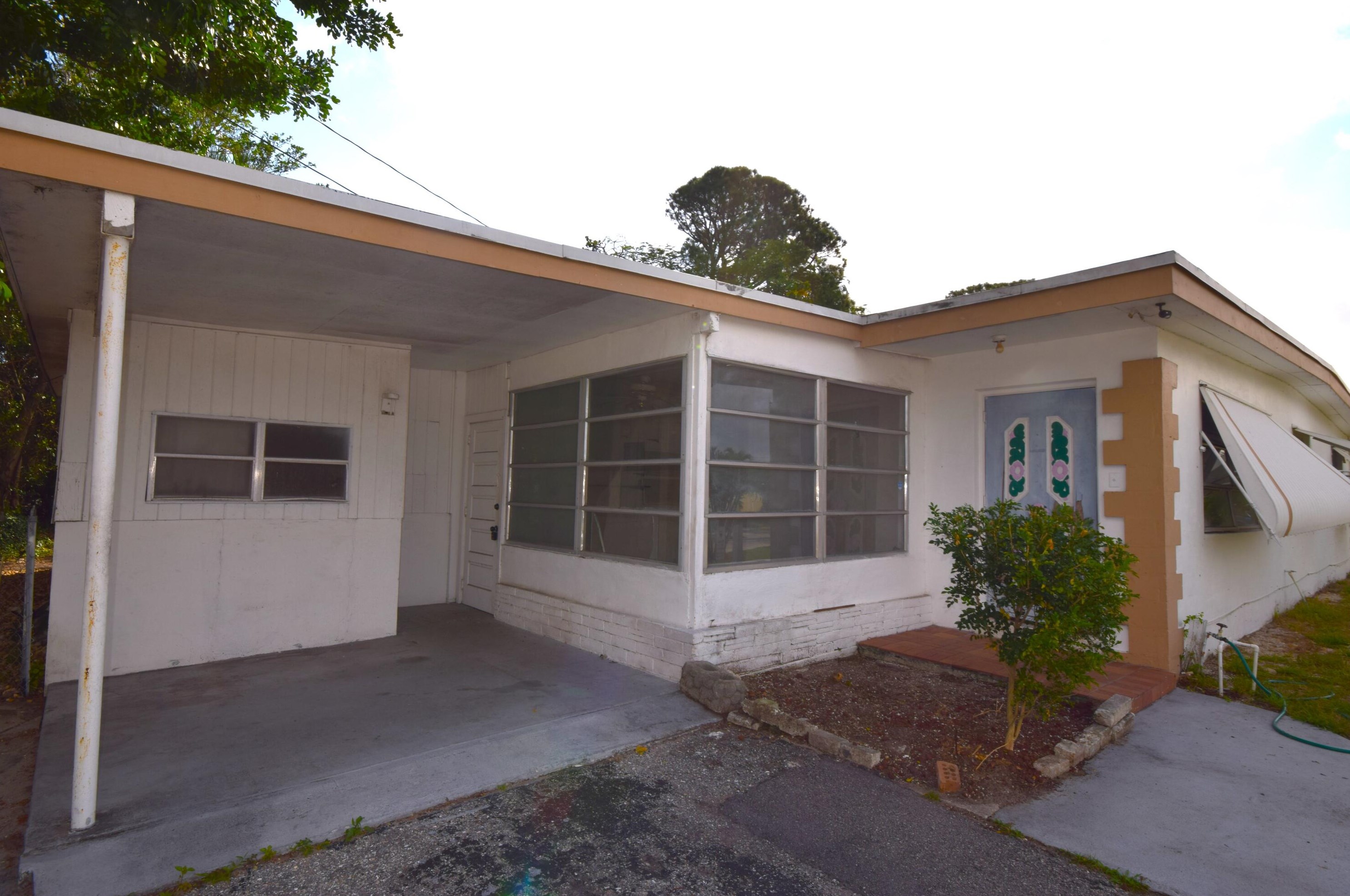 1208 Lake Geneva Dr, Lake Worth, FL 33461-6044