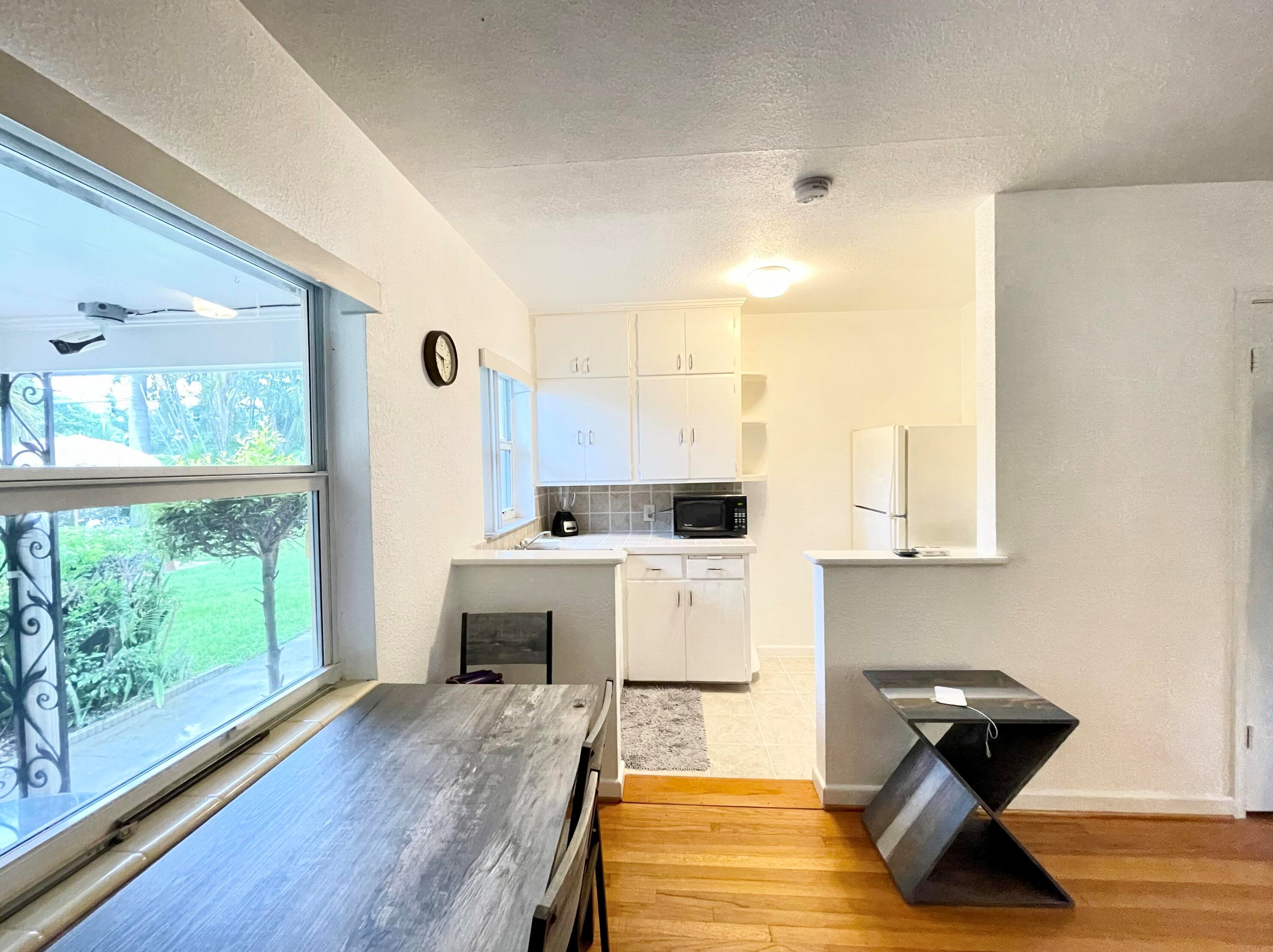 925 N Federal Hwy #4, Lake Worth, FL 33460