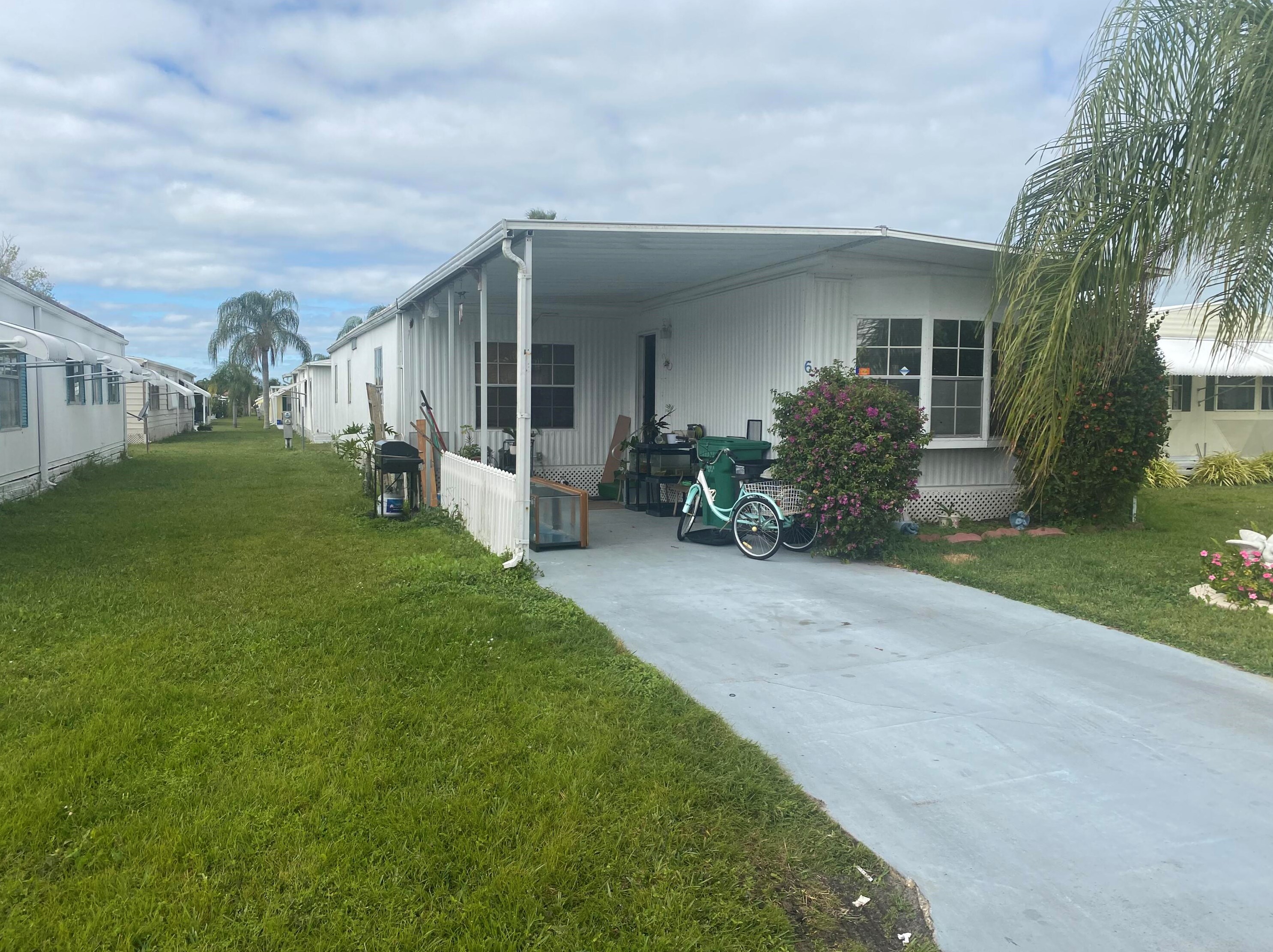 6 Nuestra Calle Ln, Fort Pierce, FL 34952-2329