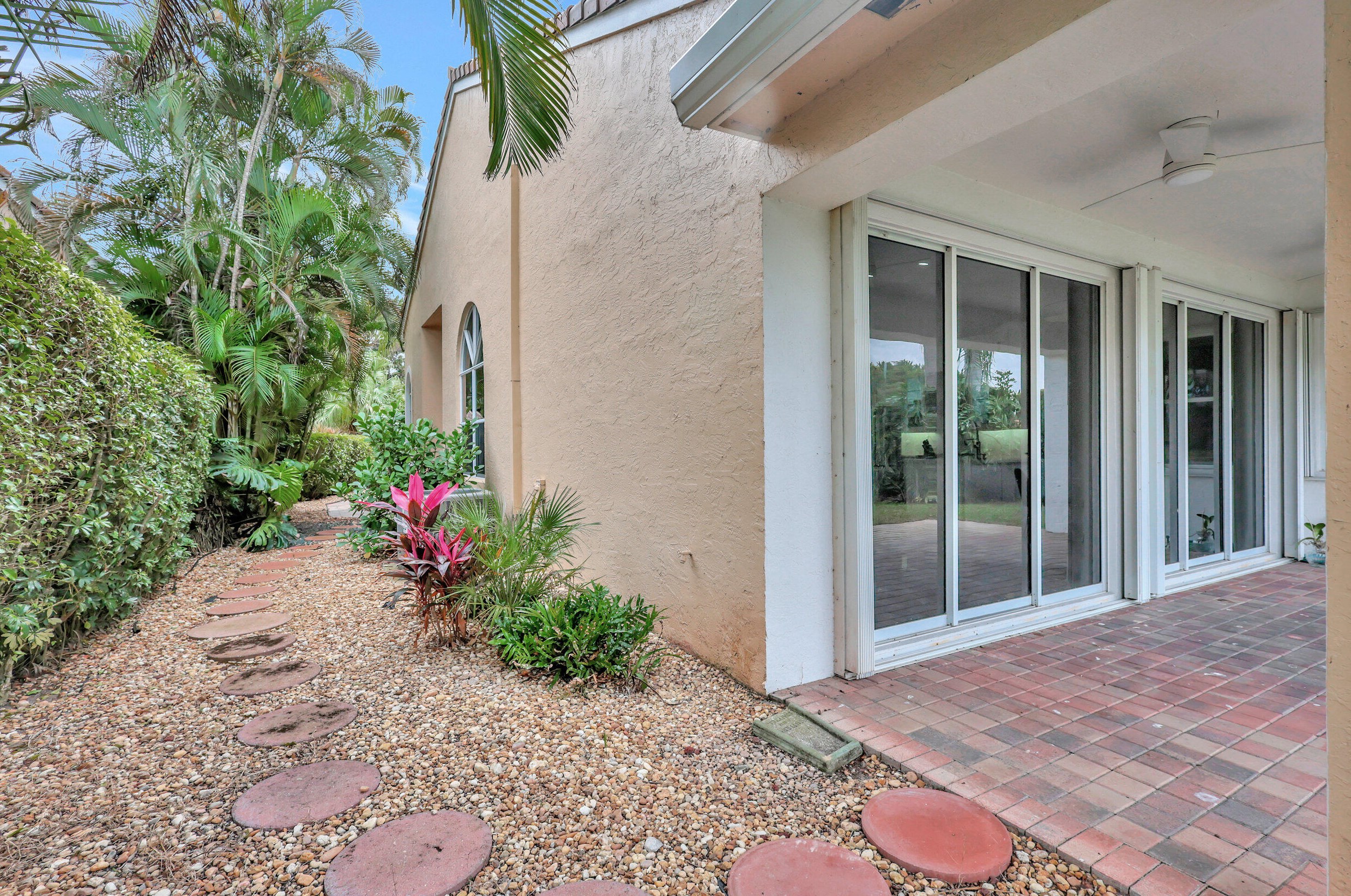 4614 Carlton Golf Dr, Lake Worth FL  33449-8129 exterior