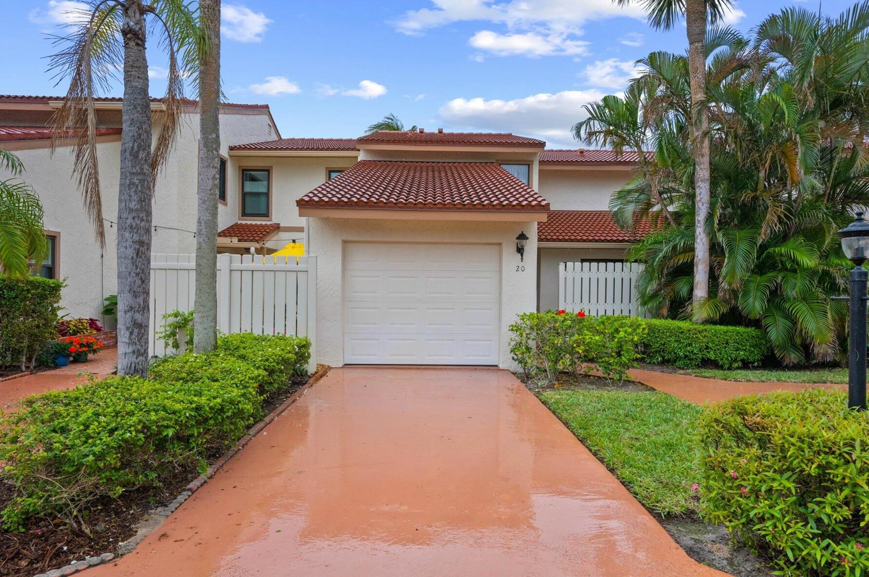 130 Palm Ave, Jupiter, FL 33477-5147