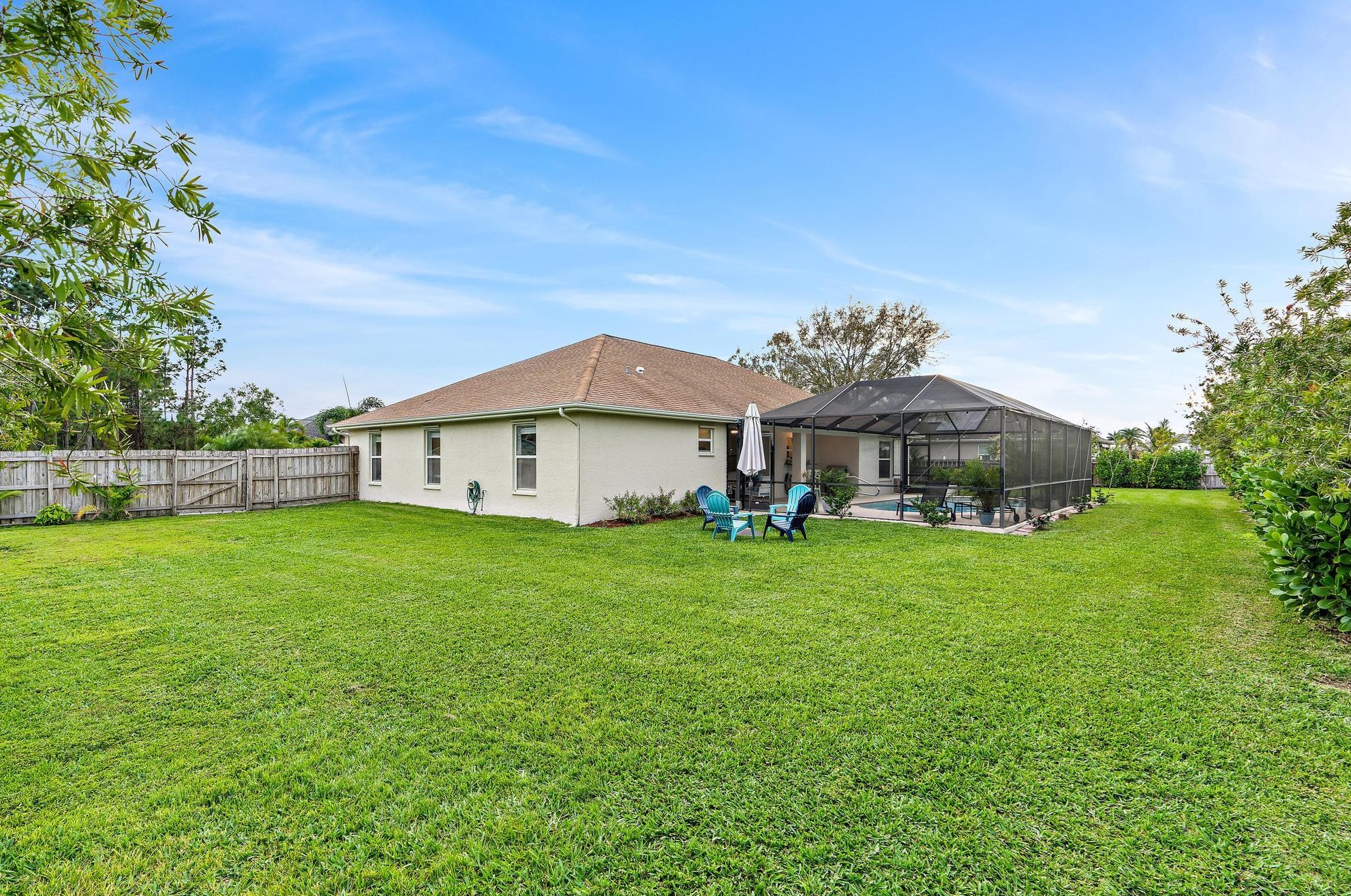 5884 Carovel Ave, Fort Pierce FL  34986-3801 exterior