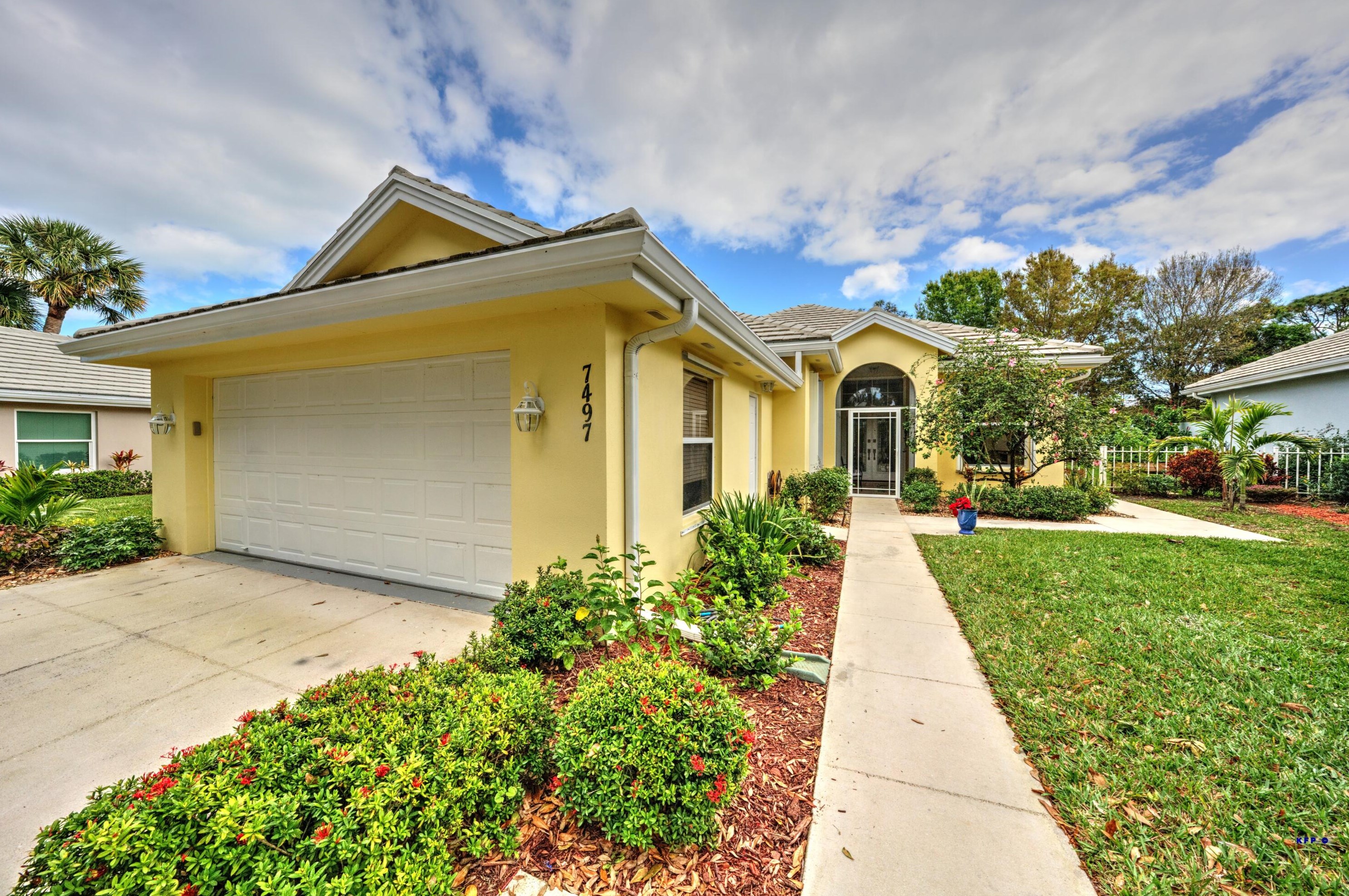 7497 Autumn Ln, Hobe Sound, FL 33455-7816