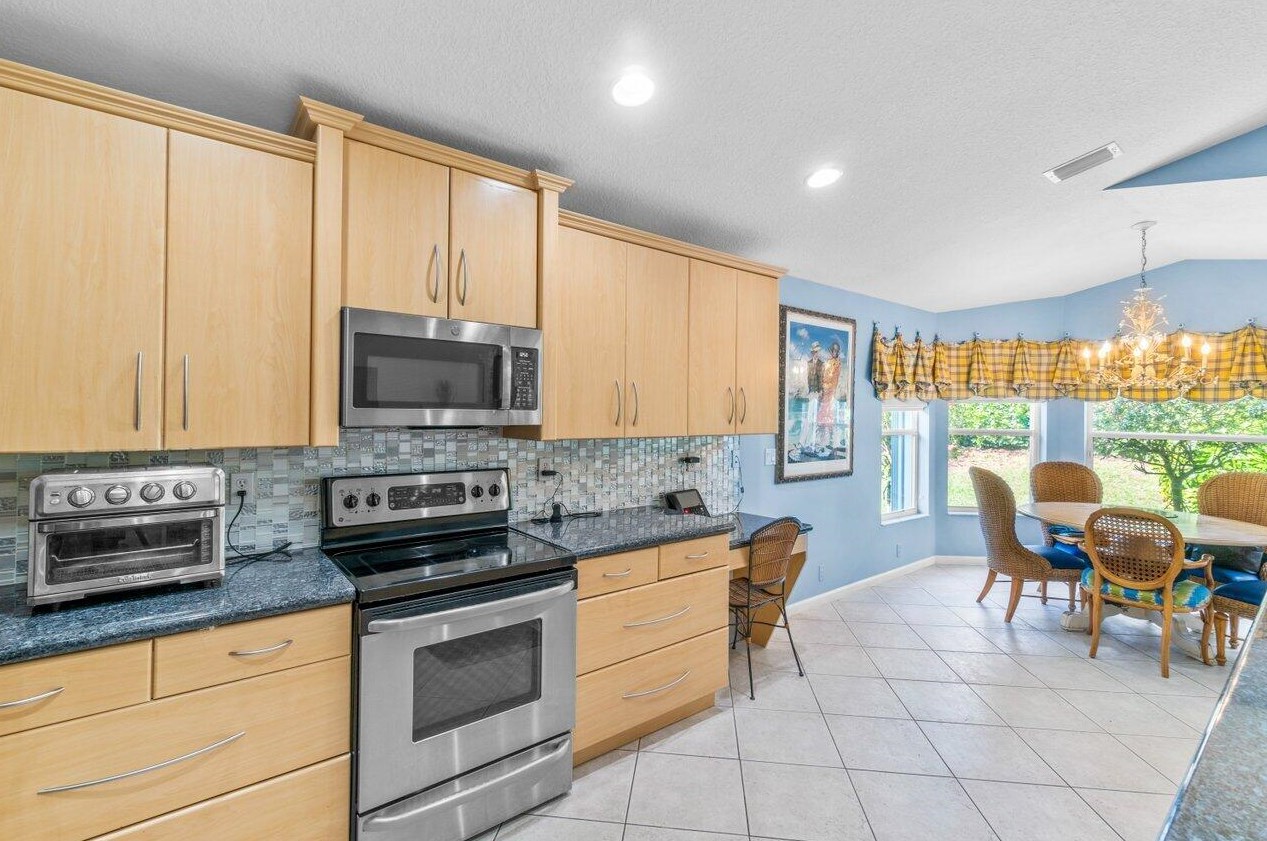 8279 Playa Del Sur Blvd, Lake Worth, FL 33467-6966