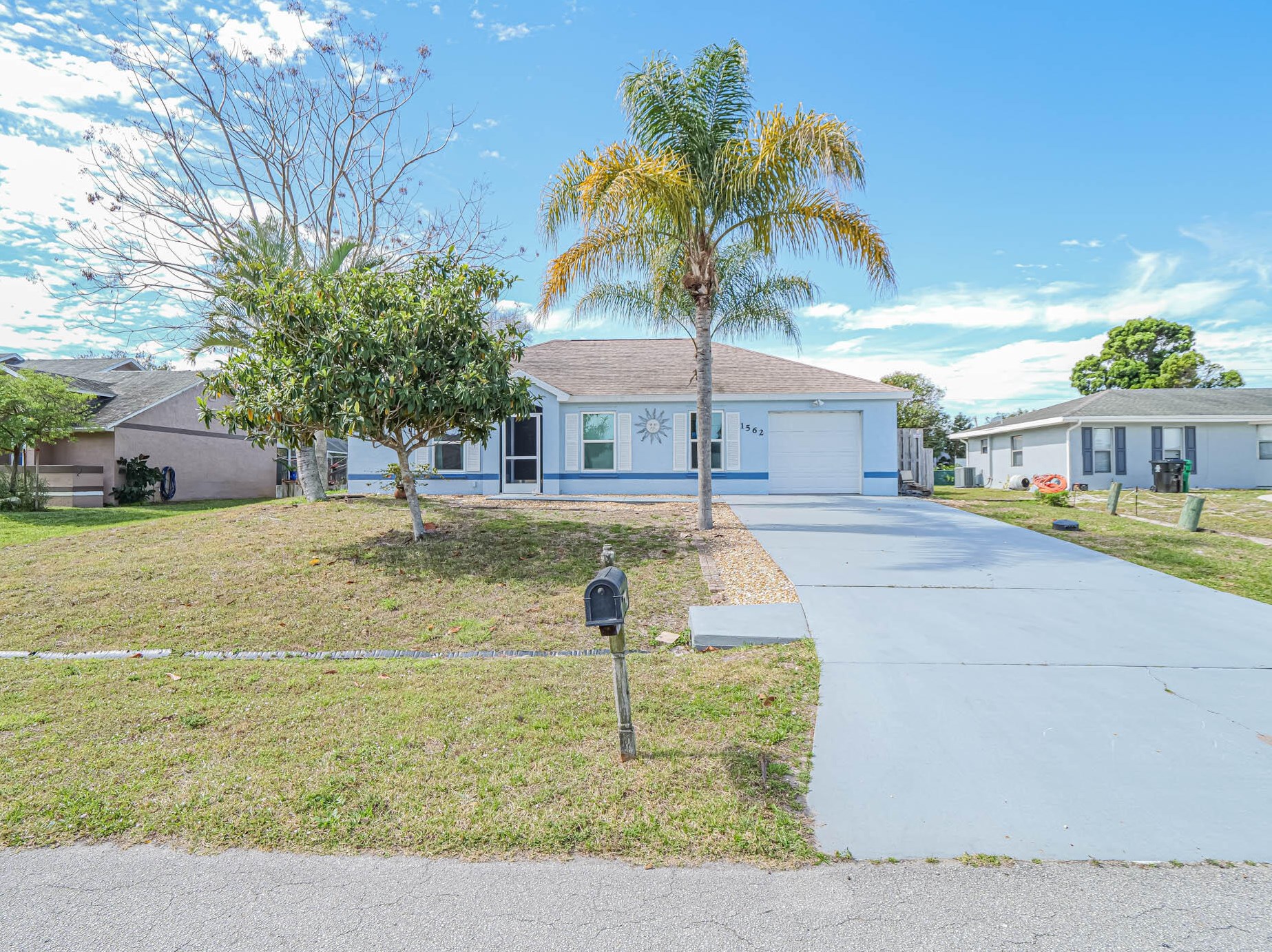 1562 Crowberry Dr, Fort Pierce, FL 34983-4064
