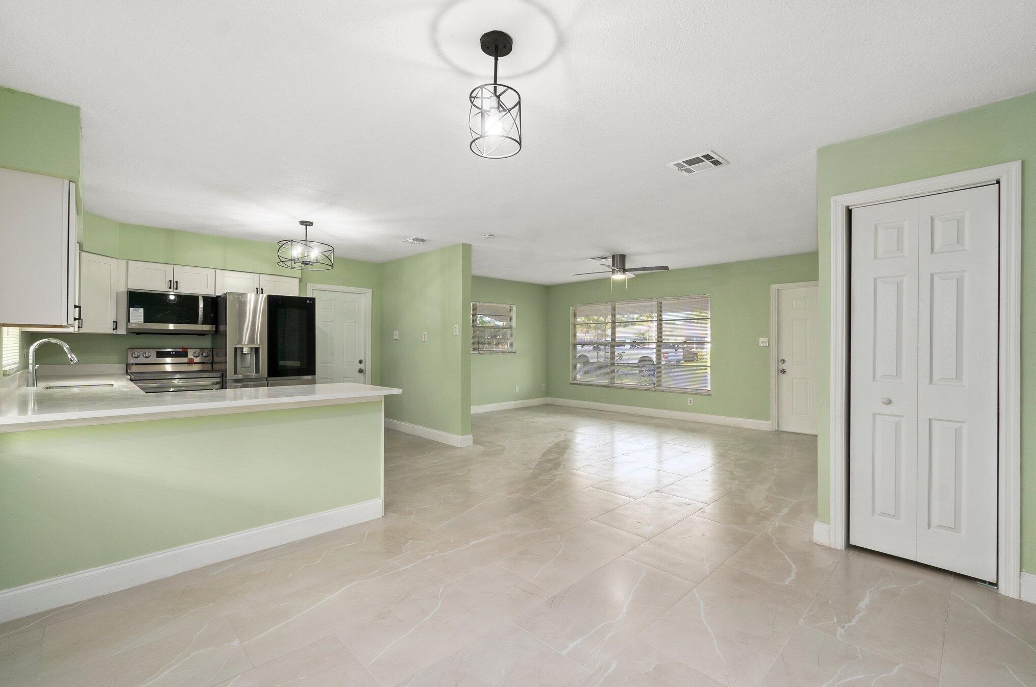 208 Arbor Ave, Fort Pierce, FL 34952-1308