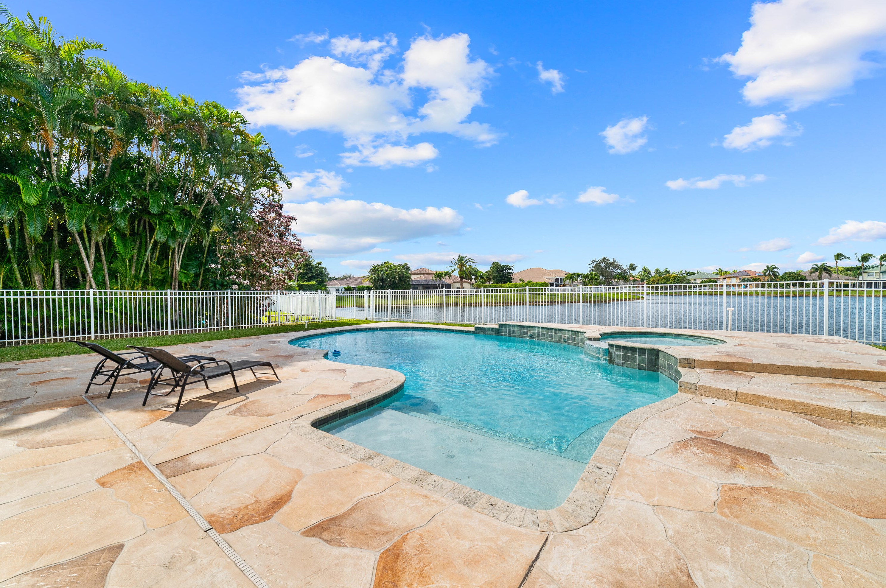 11247 Edgewater Cir, West Palm Beach, FL 33414