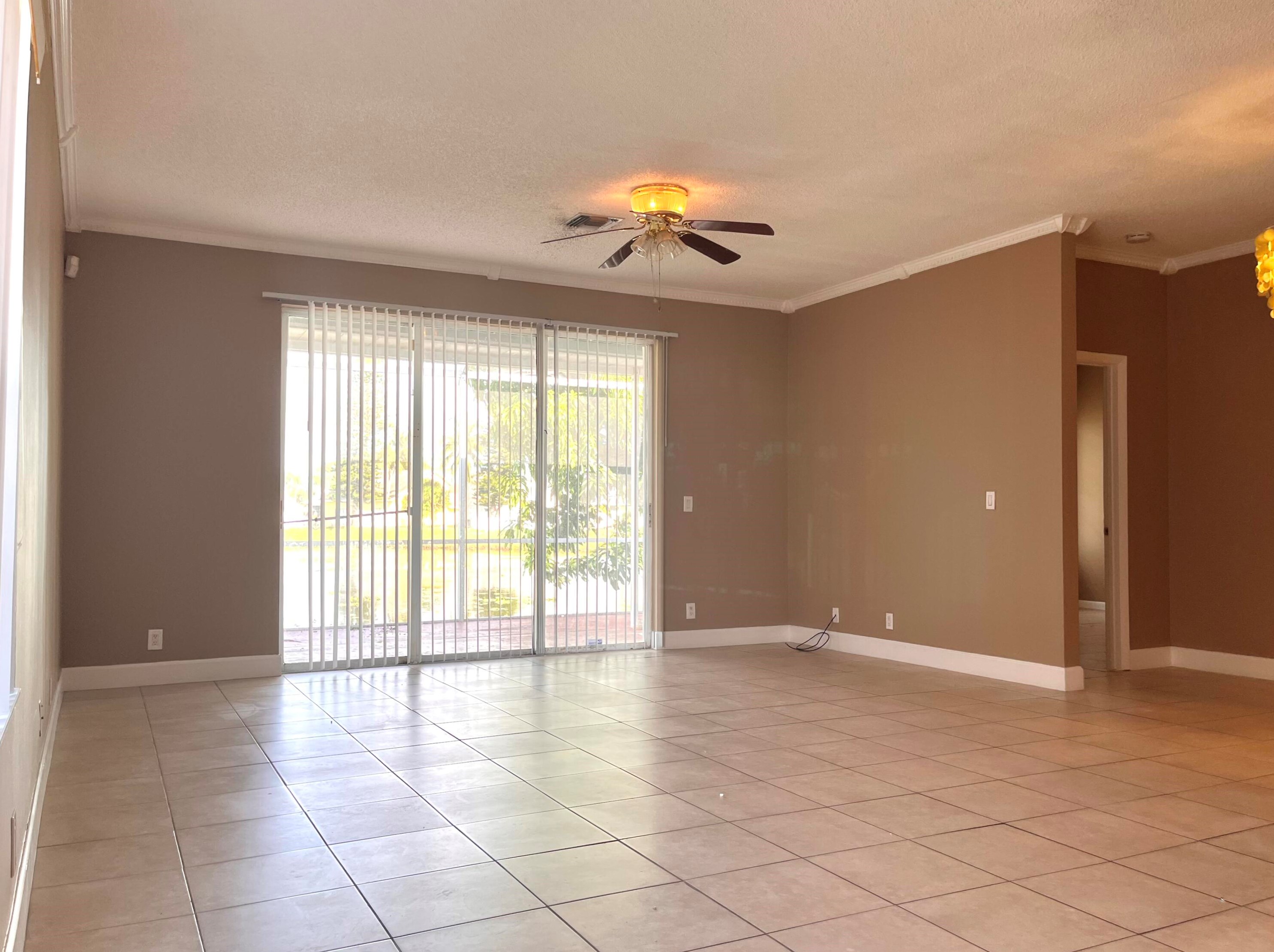 3871 Circle Lake Dr, West Palm Beach, FL 33417
