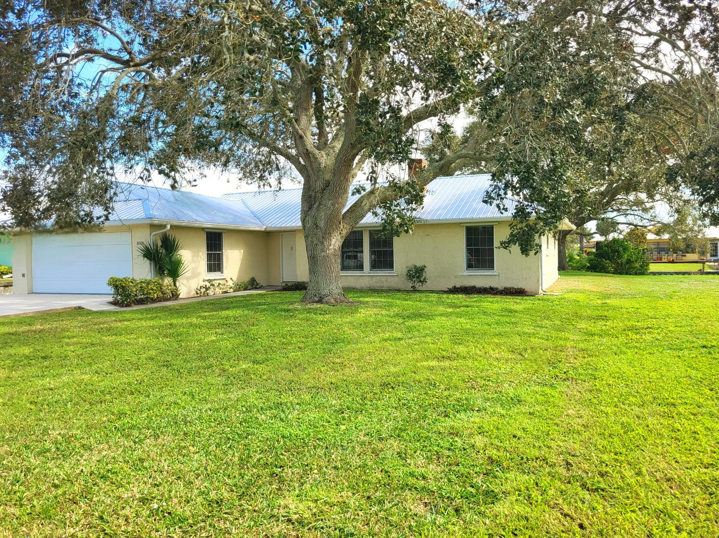 2033 Hunter Rd, Okeechobee, FL 34974