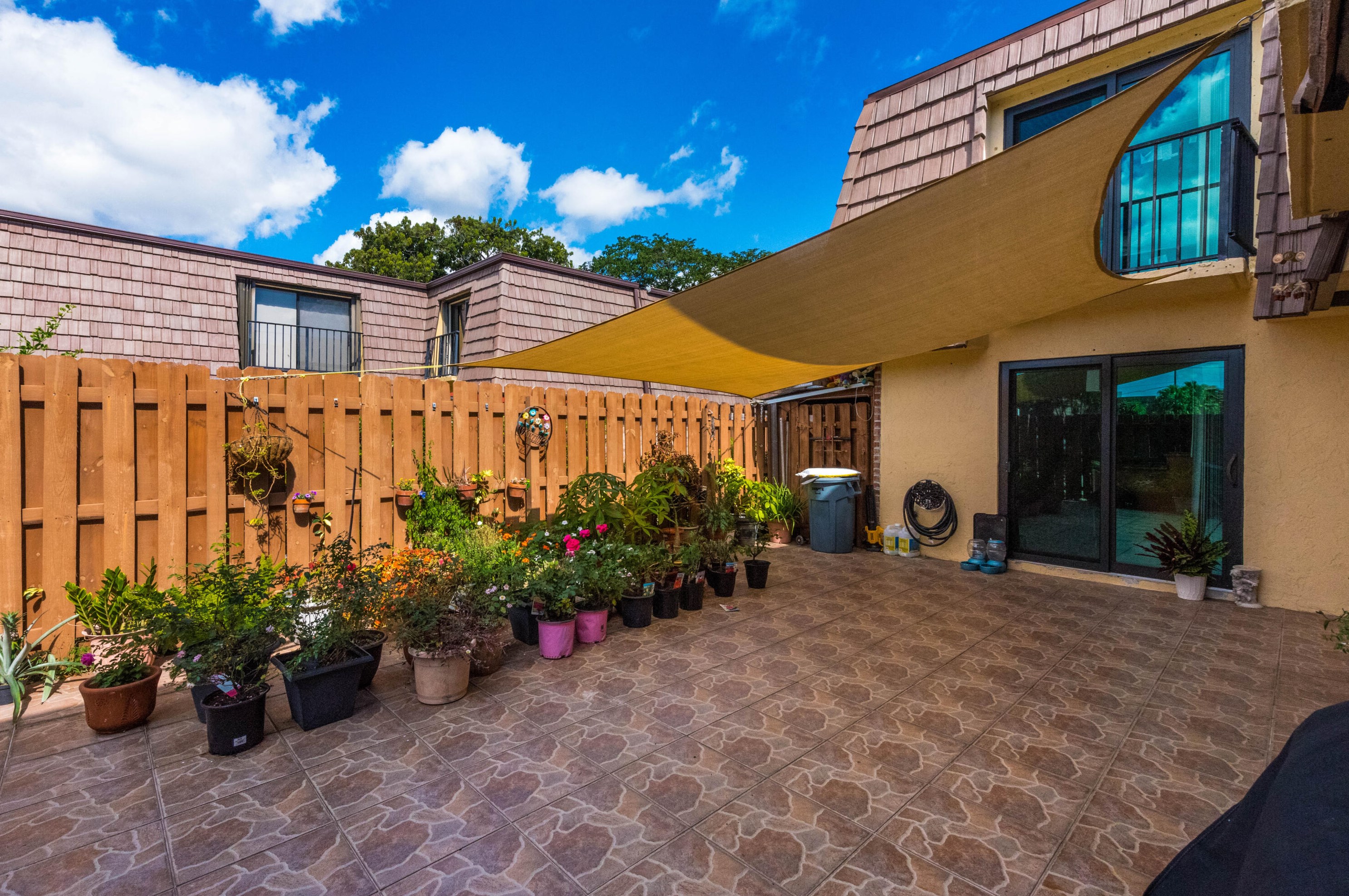 961 Springdale Cir, Lake Worth, FL 33461-6333