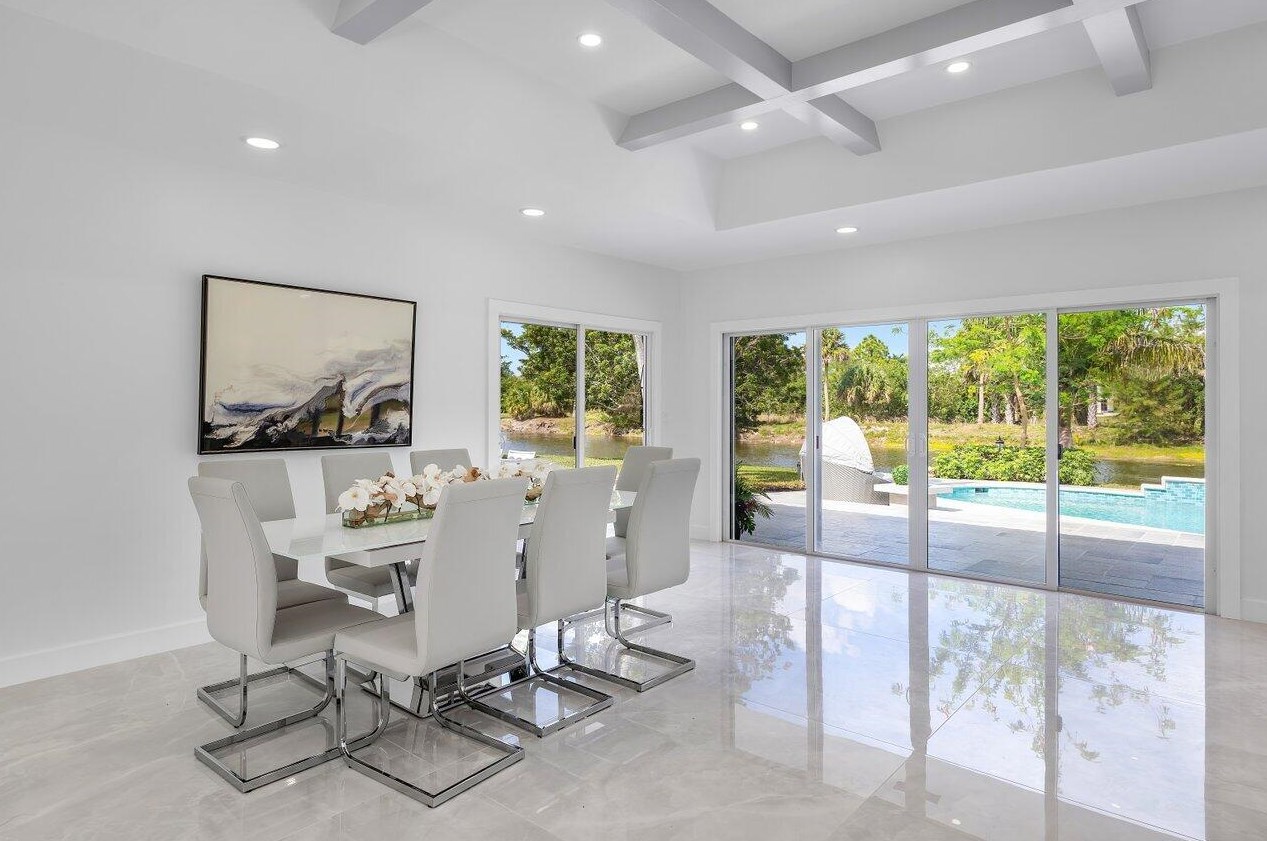 6975 Calumet Cir, Lake Worth FL 33467-7005 exterior