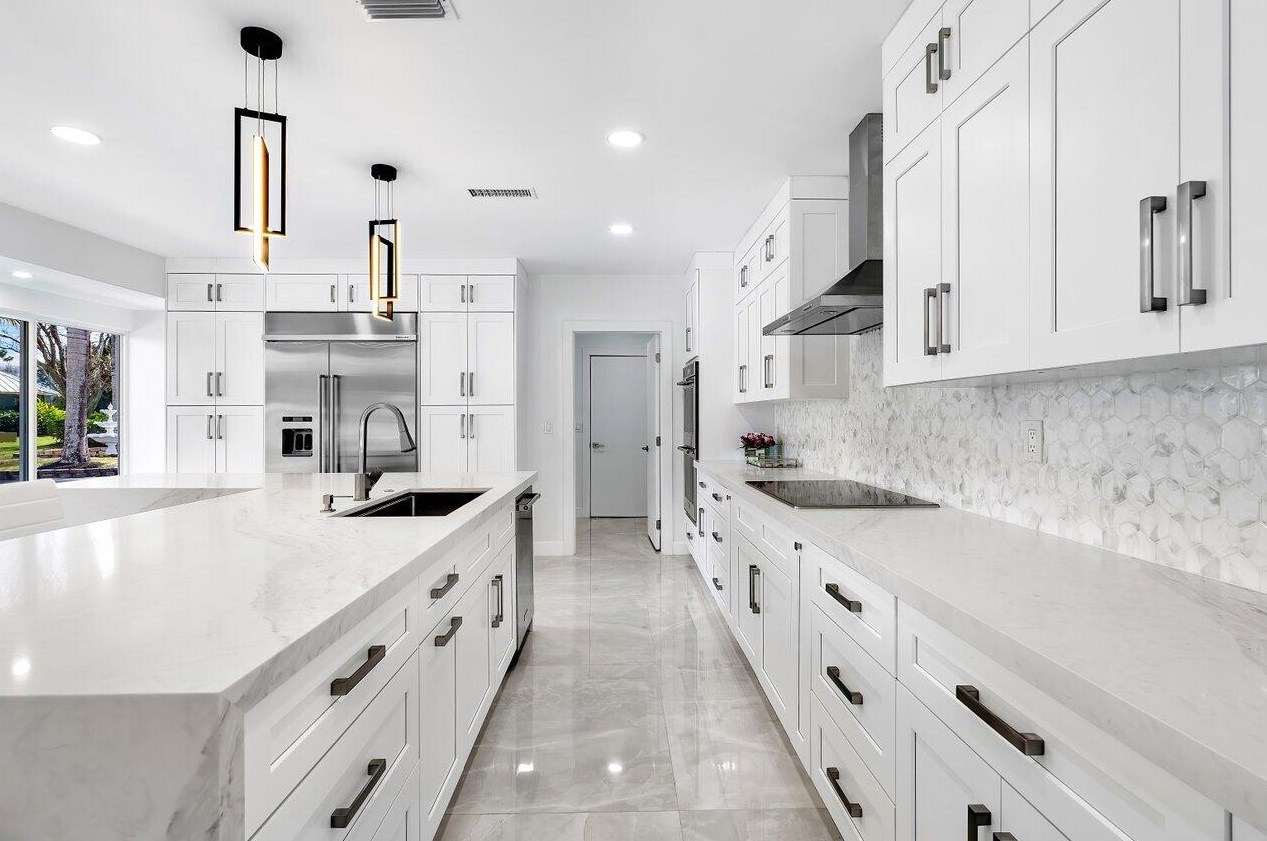 6975 Calumet Cir, Lake Worth FL 33467-7005 exterior