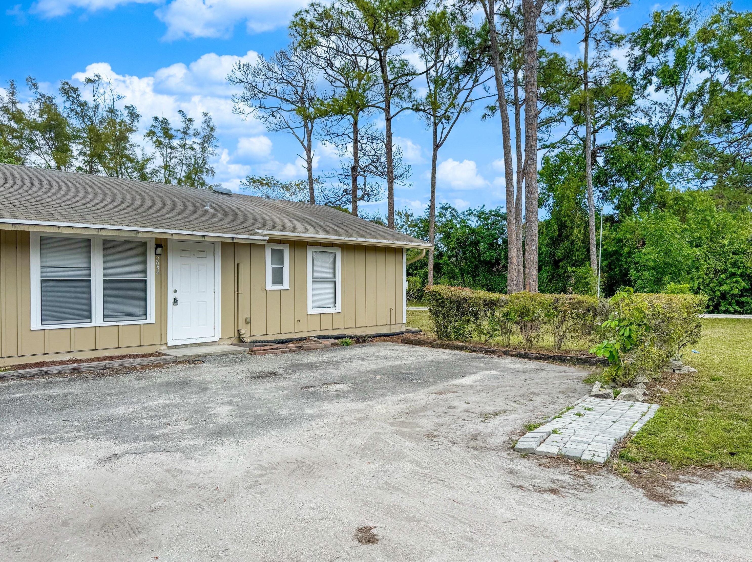 2054 Major Dr, West Palm Beach, FL 33415