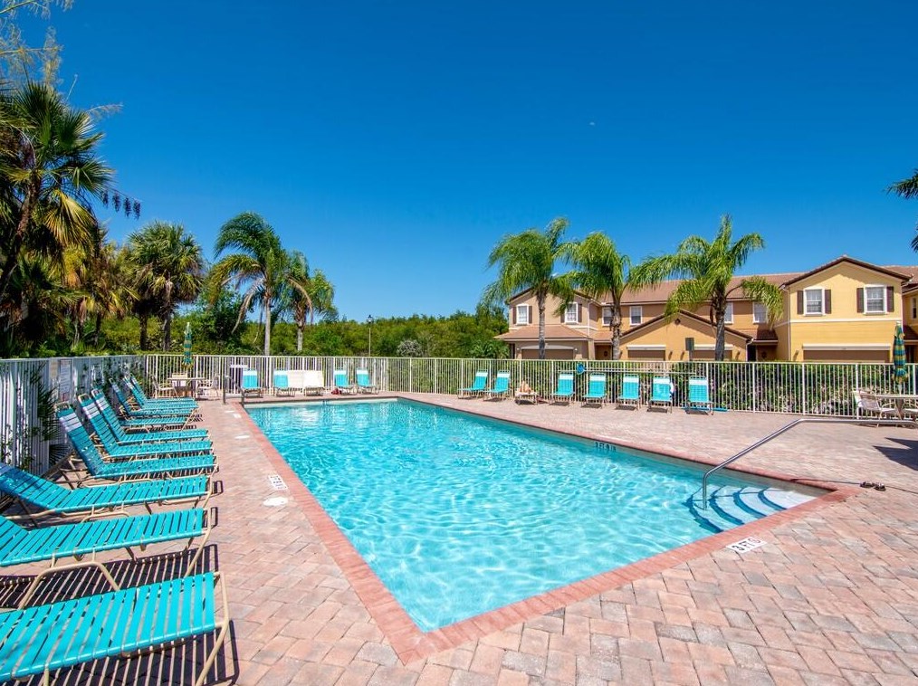 306 Versailles Ln, Vero Beach, FL 32960-7091