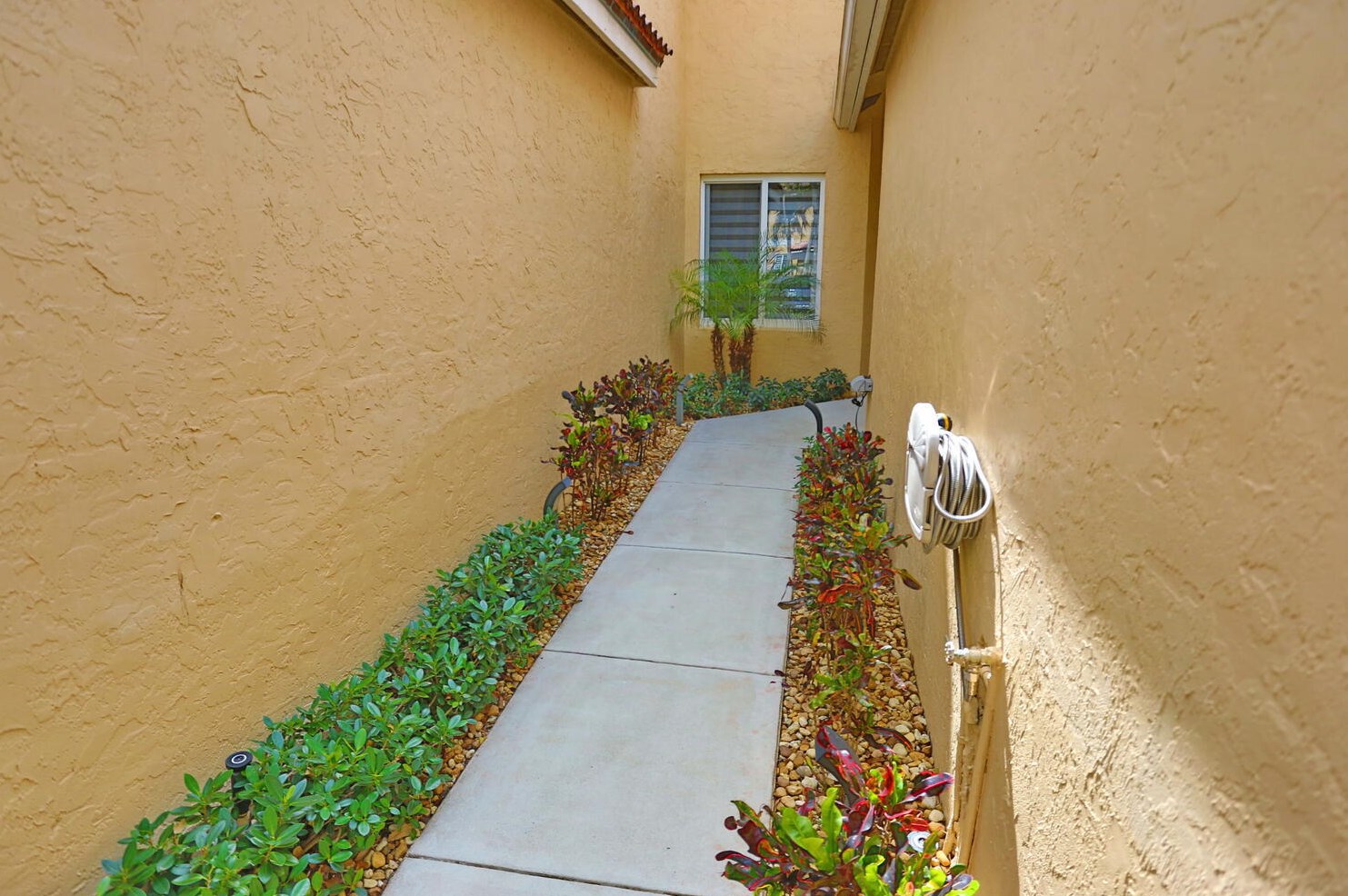23085 Aqua Vw, Boca Raton, FL 33433-7112
