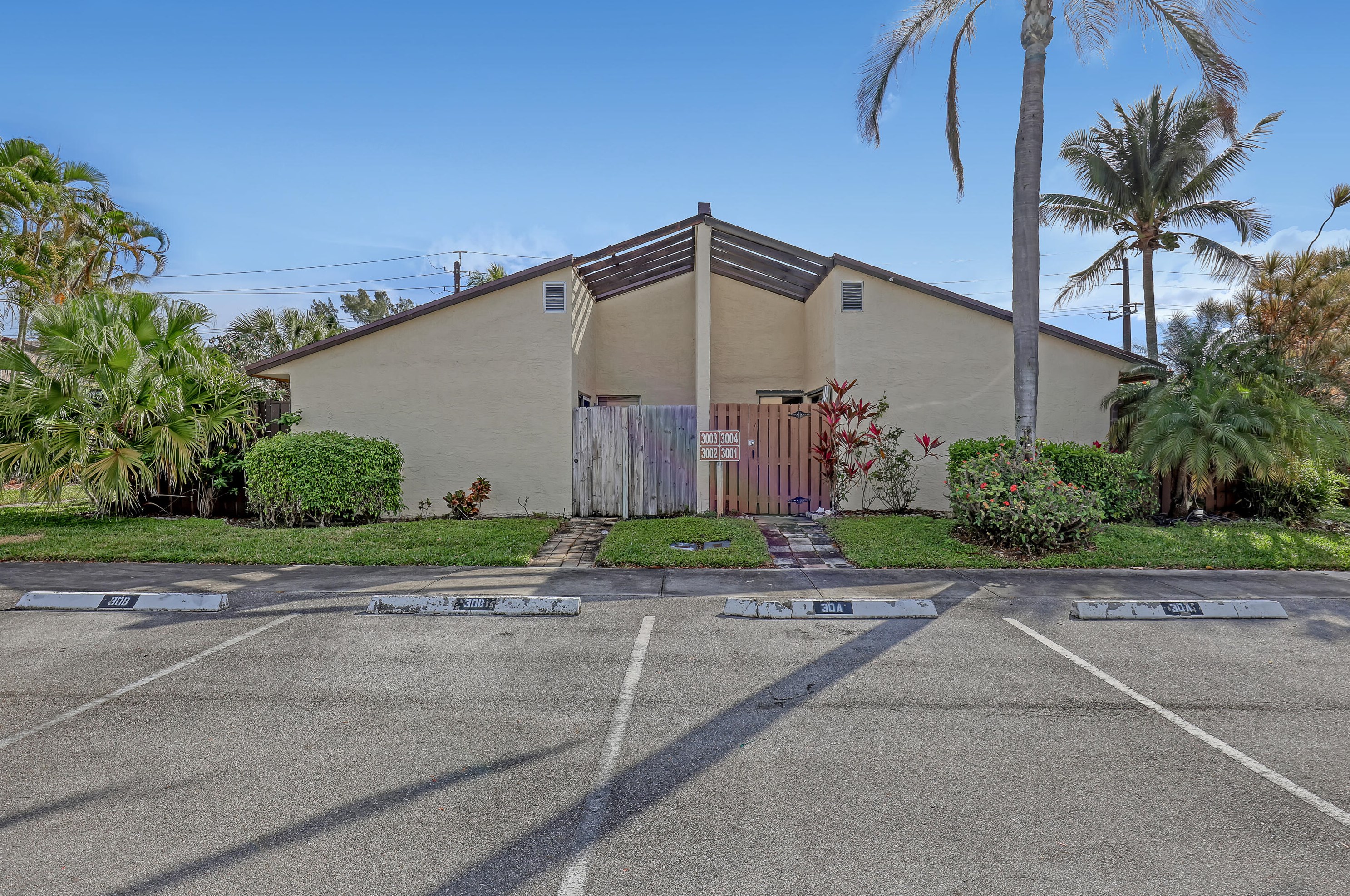 3004 Waterview Cir, Lake Worth, FL 33461