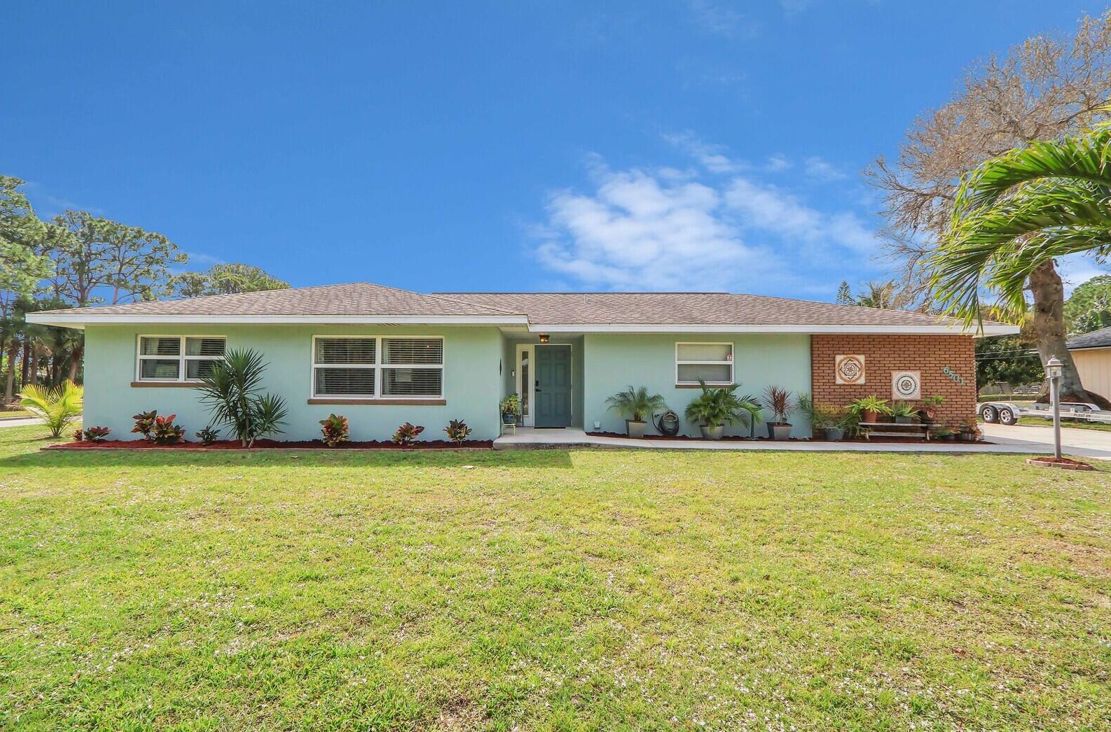 6501 Paso Robles Blvd, Fort Pierce FL  34951-1224 exterior