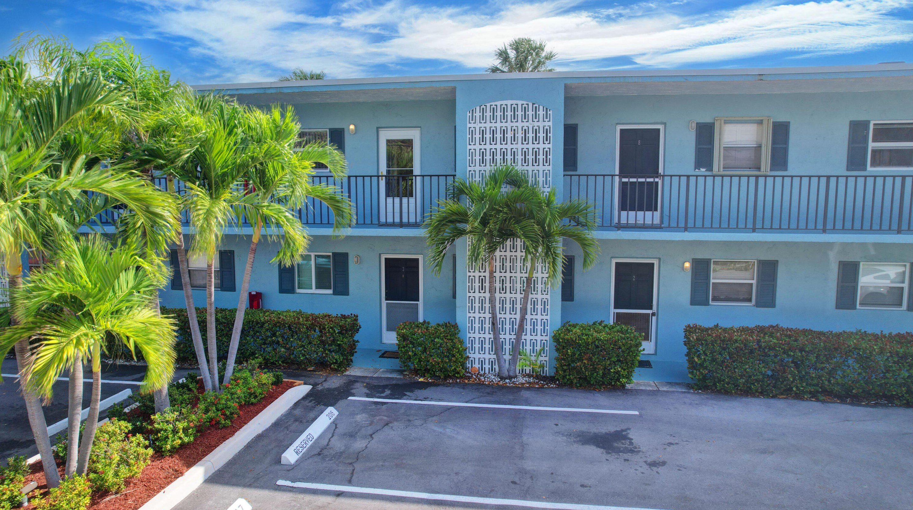 1432 S Lakeside Dr #9, Lake Worth, FL 33460