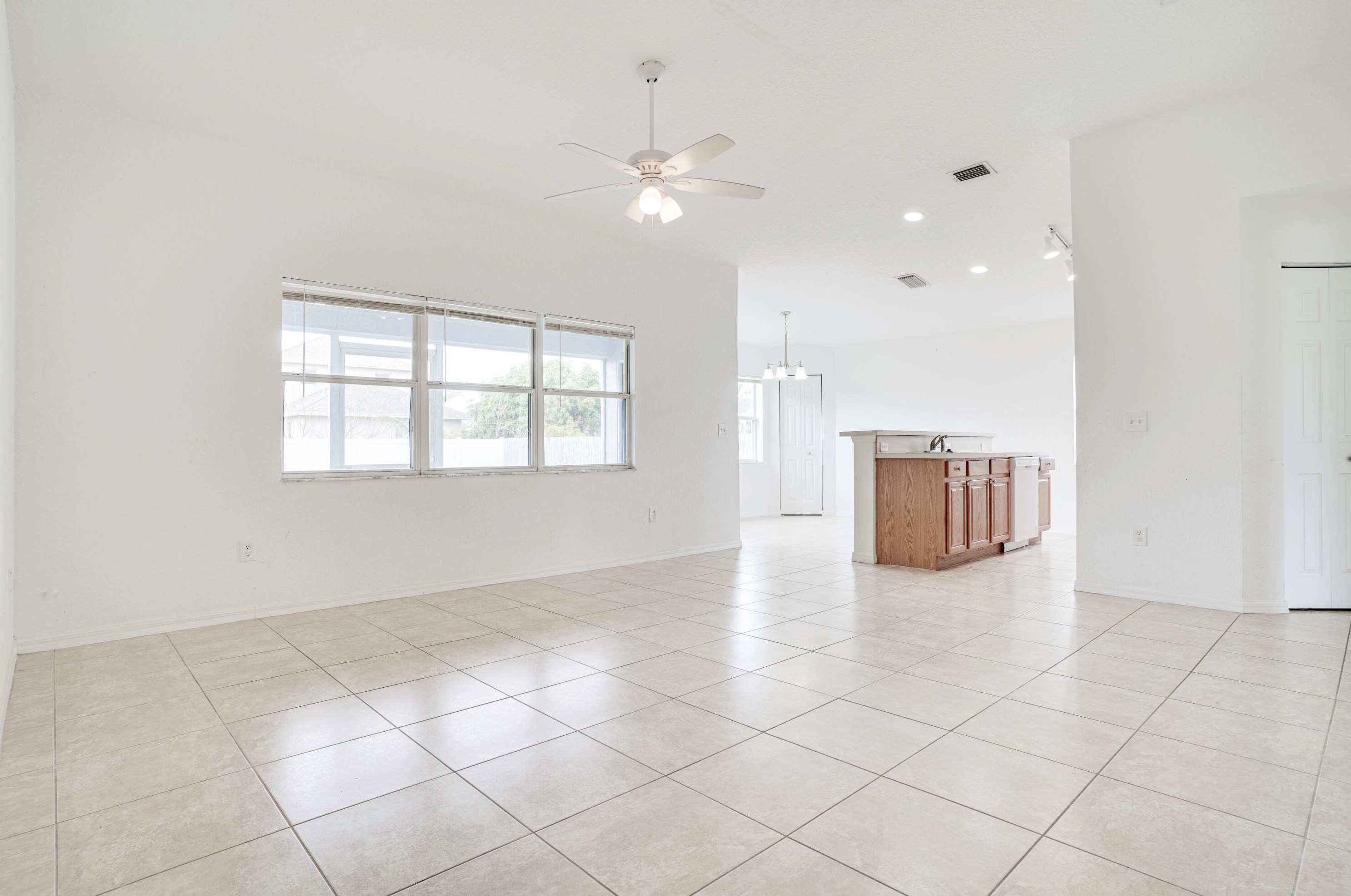1682 Hampshire Ln, Fort Pierce, FL 34953-1250