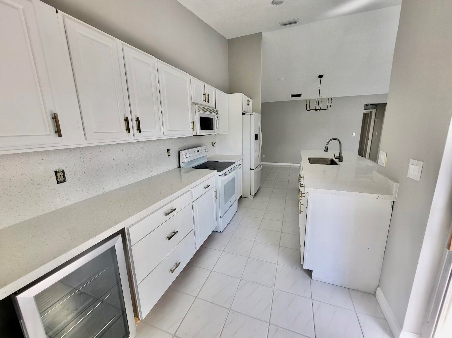 214 Sparrow Dr #4, West Palm Beach, FL 33411